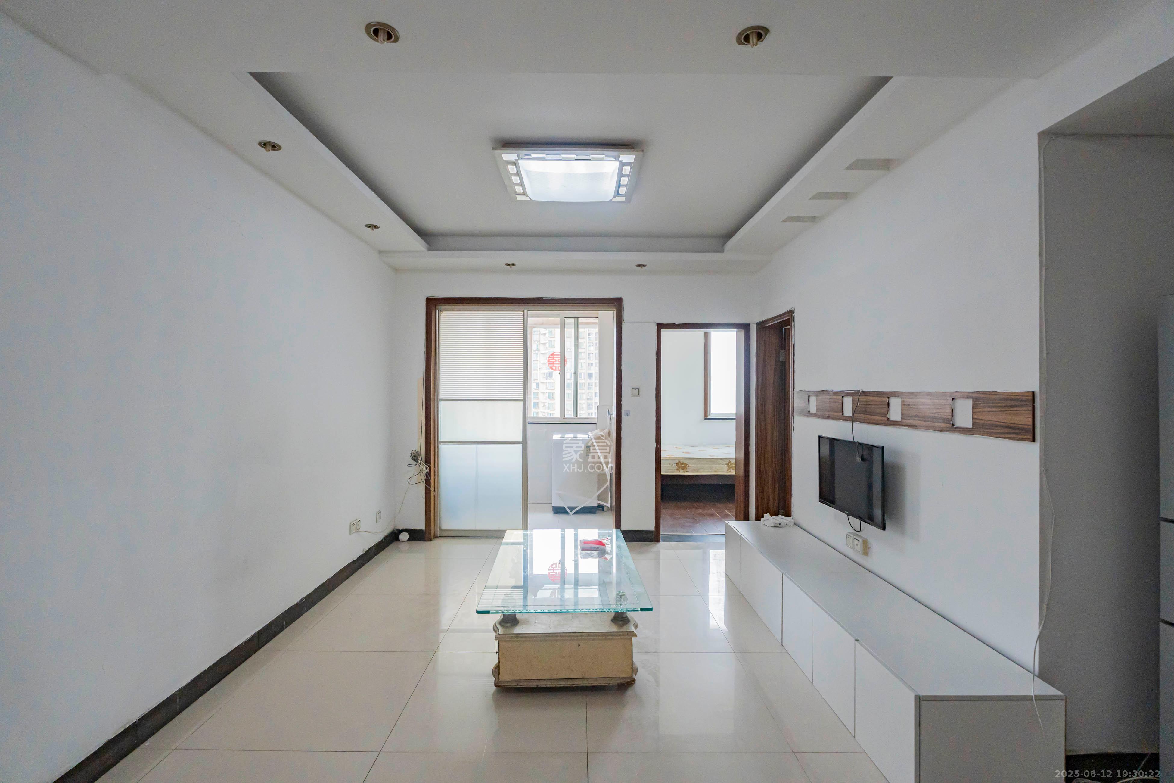 建鸿达现代公寓  2室1厅1卫   68.00万