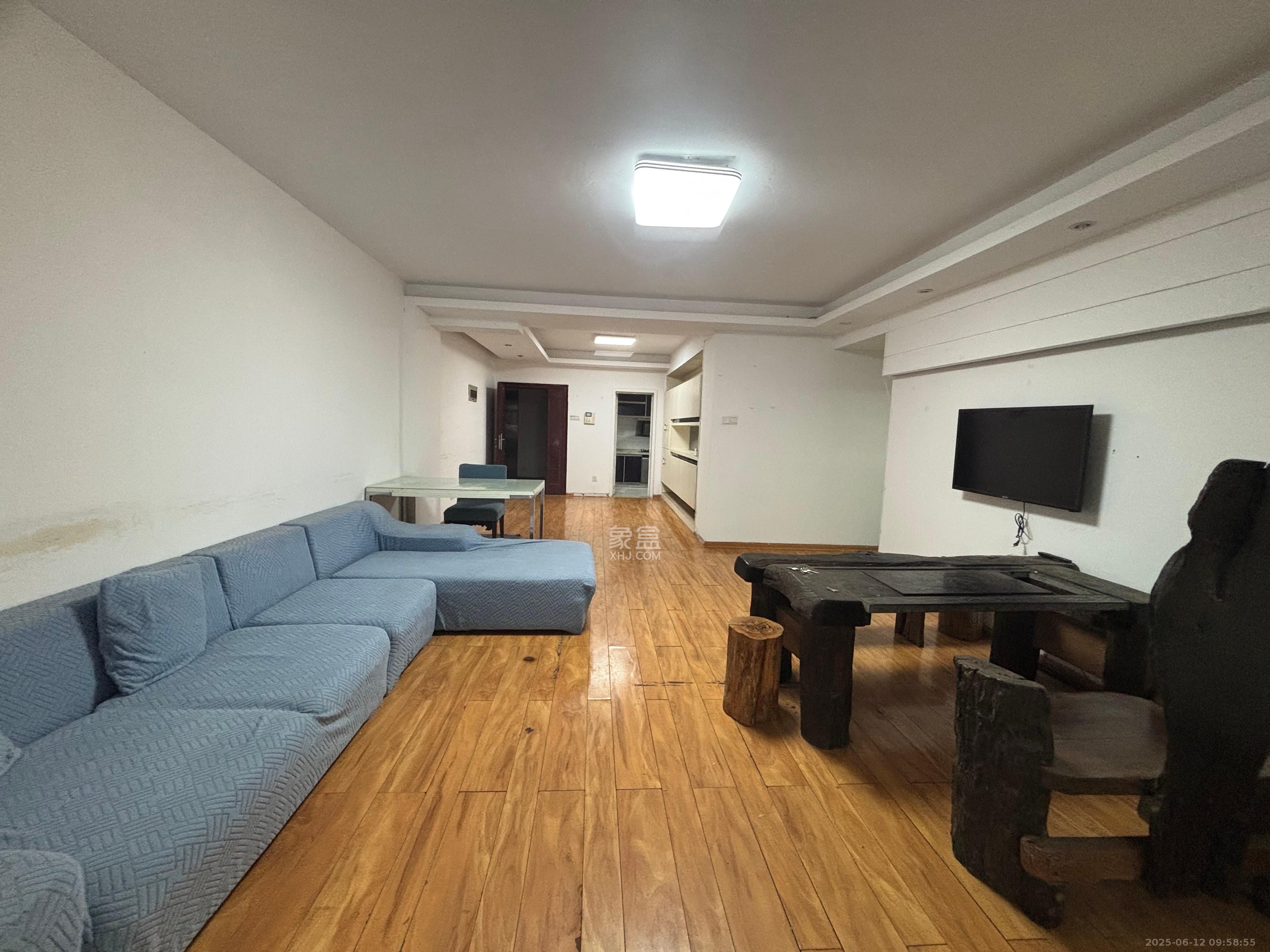 星雨心苑 3室2厅1卫 2400.0元/月 星雨心苑 3室2厅1卫 2400.0元/月室内图