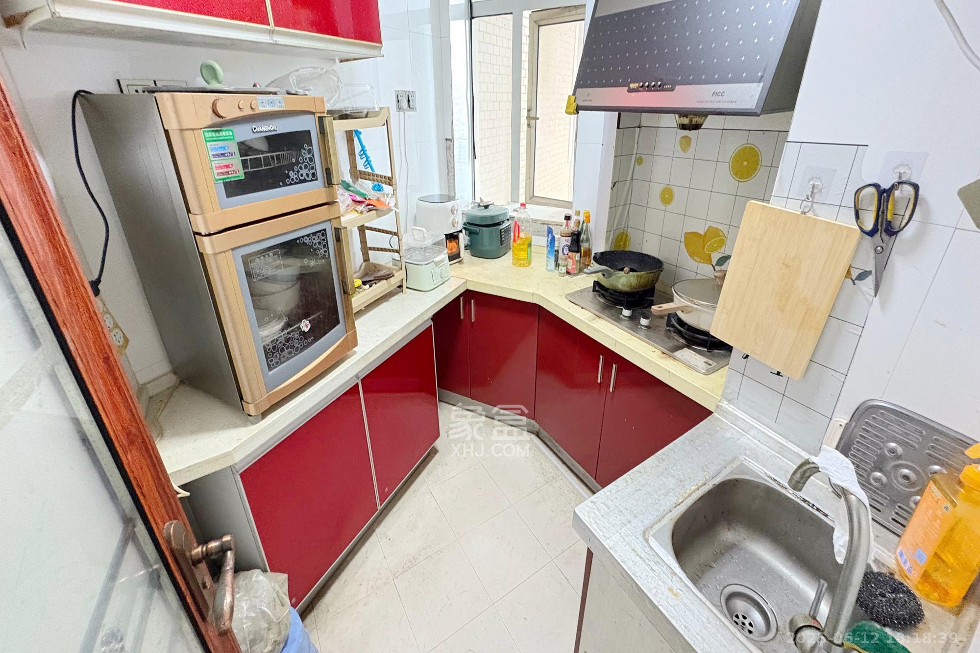 凯通国际城(凯通朝庭)  2室1厅1卫    48.8万 凯通国际城(凯通朝庭)  2室1厅1卫    48.8万厨房