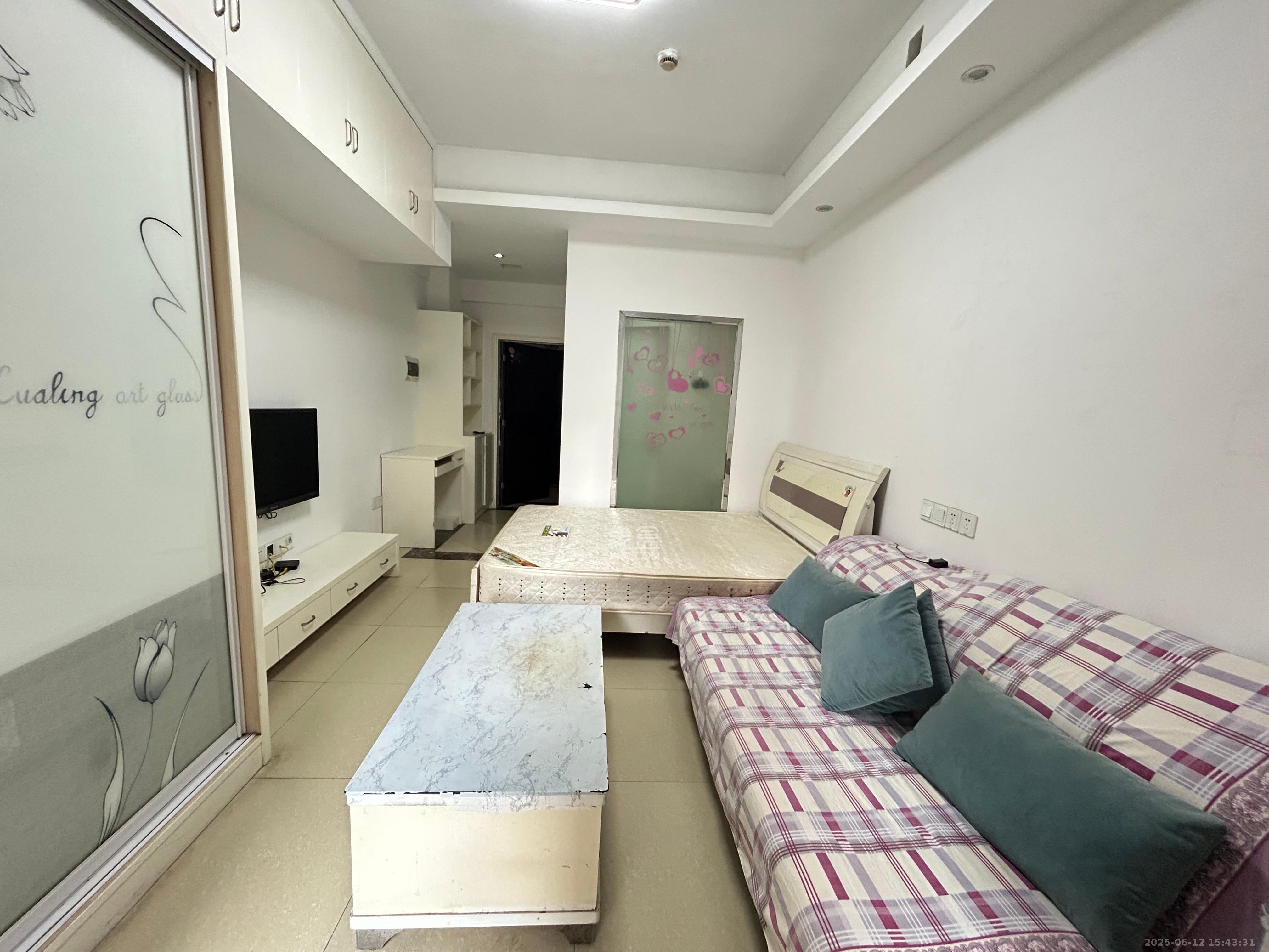 水岸世景  1室1厅1卫   1250.00元/月室内图