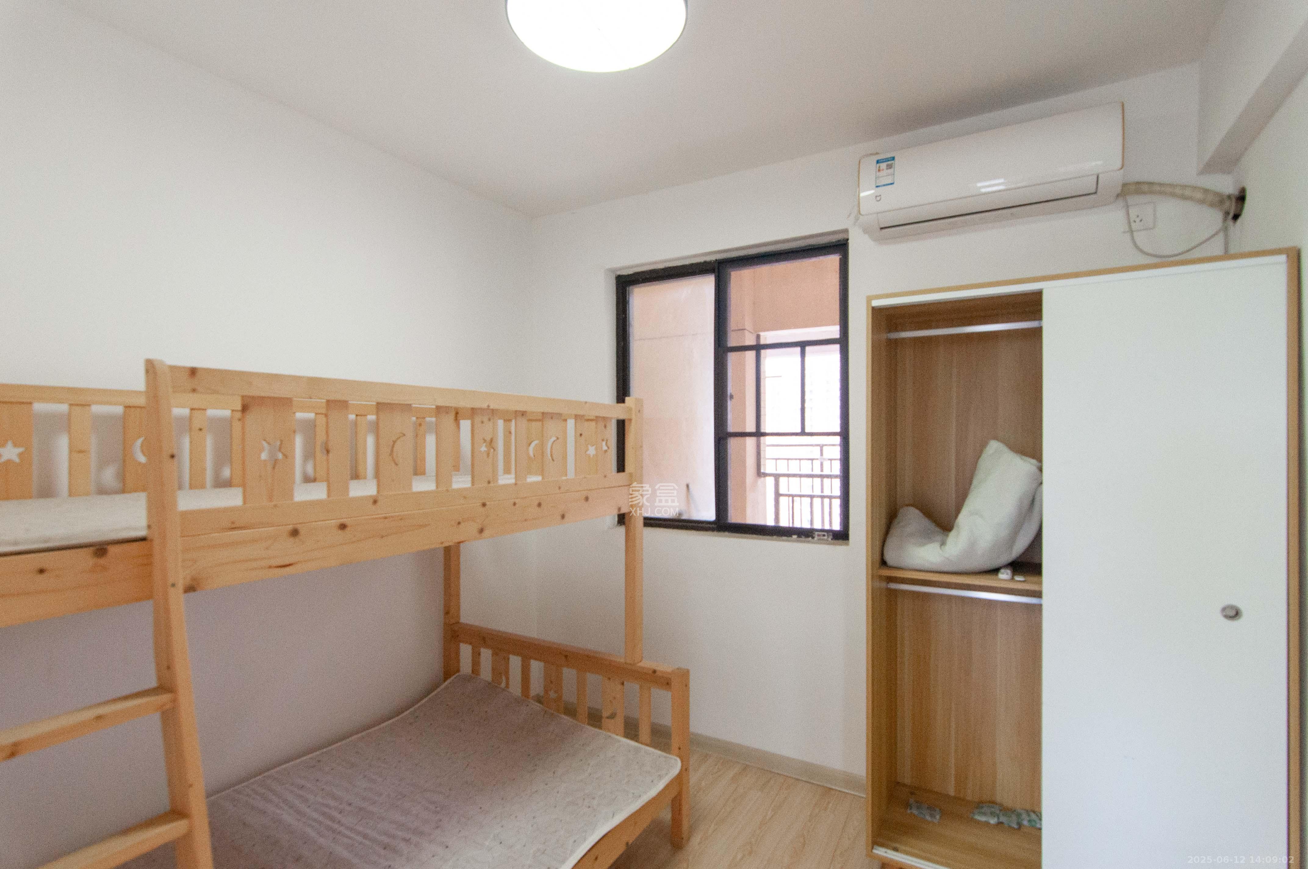 梅溪正荣府  4室2厅2卫   150.00万其他