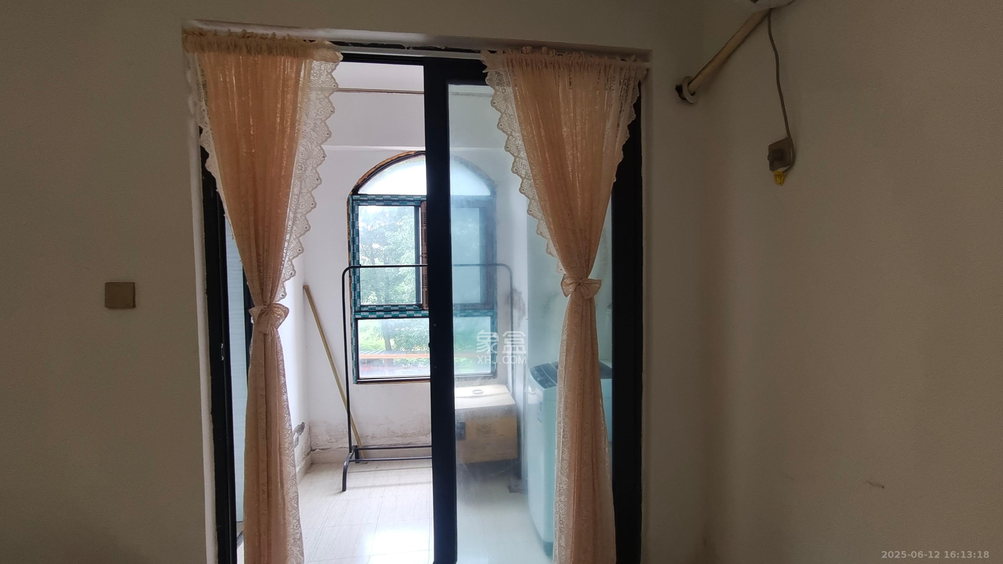 中信凯旋蓝岸(中信新城三期) 1室1厅1卫 1000.0元/月 中信凯旋蓝岸(中信新城三期) 1室1厅1卫 1000.0元/月室内图