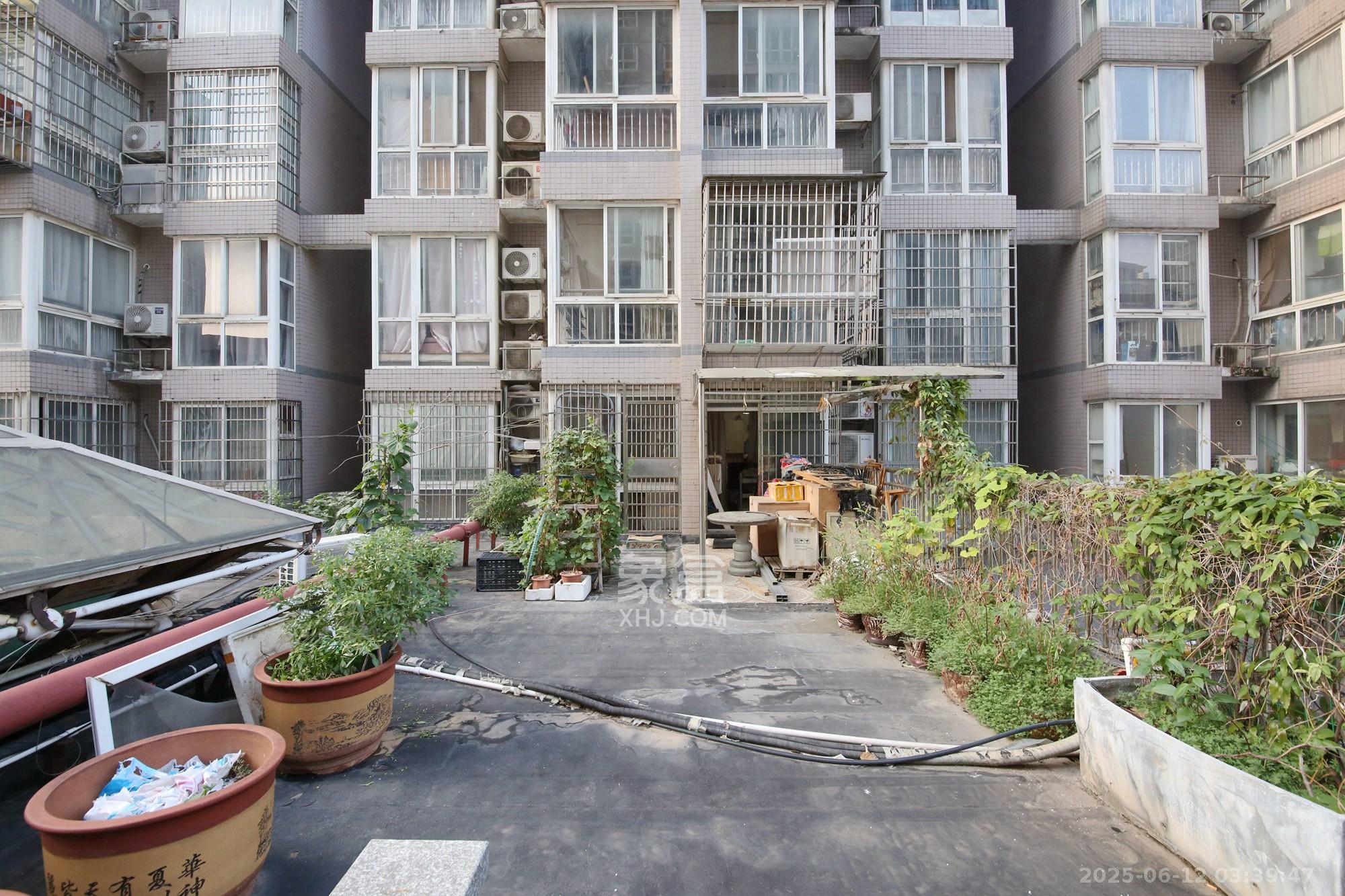 五一华府  2室1厅1卫   65.00万阳台