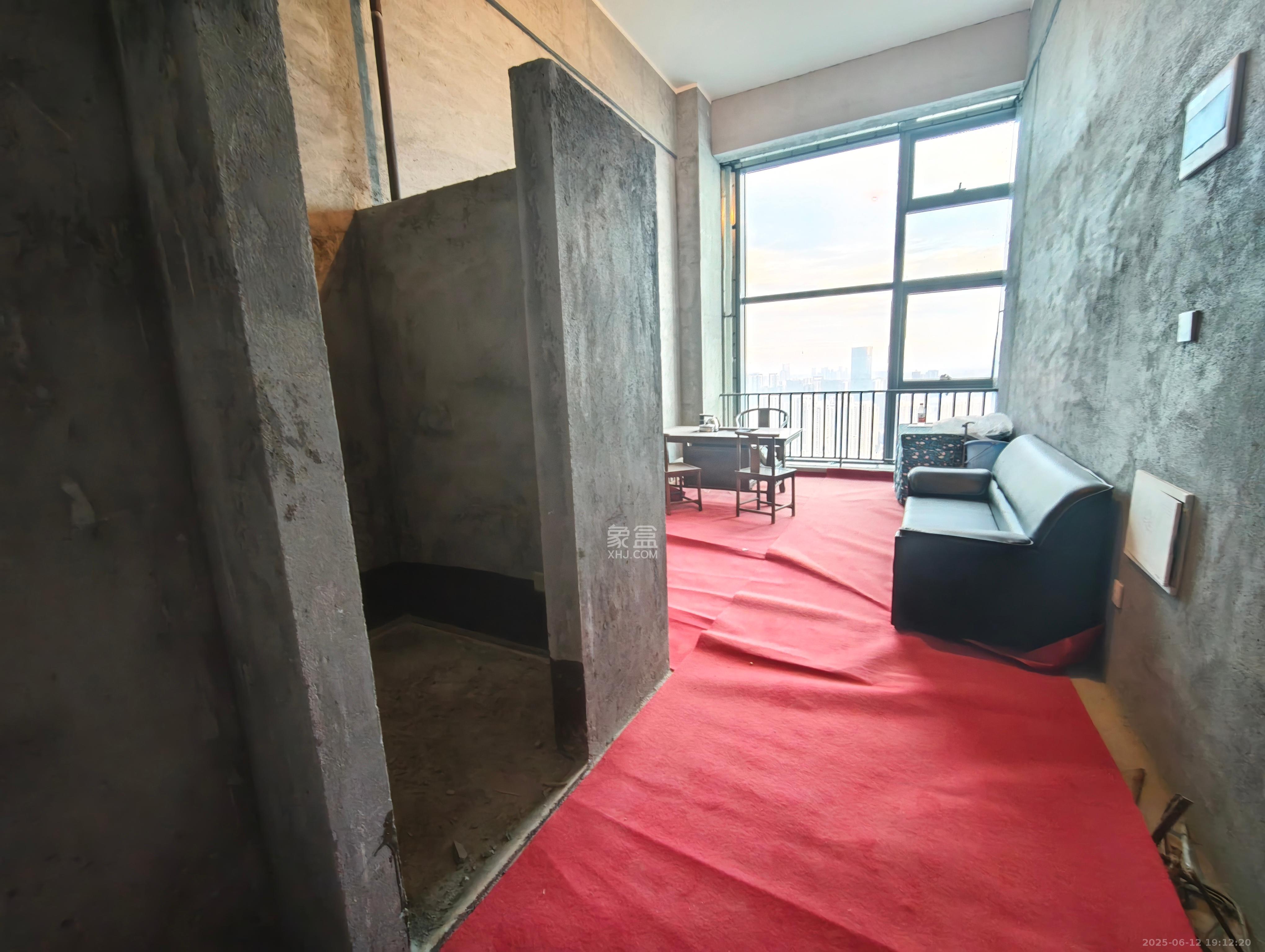 卓越中寰 1室1厅1卫 1600.0元/月 卓越中寰 1室1厅1卫 1600.0元/月室内图