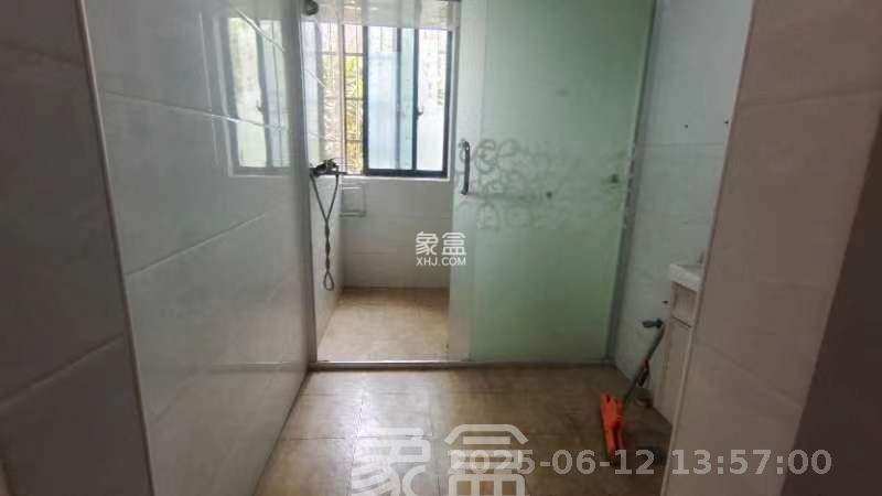 佳美紫郡 4室2厅1卫 2000.0元/月 佳美紫郡 4室2厅1卫 2000.0元/月室内图