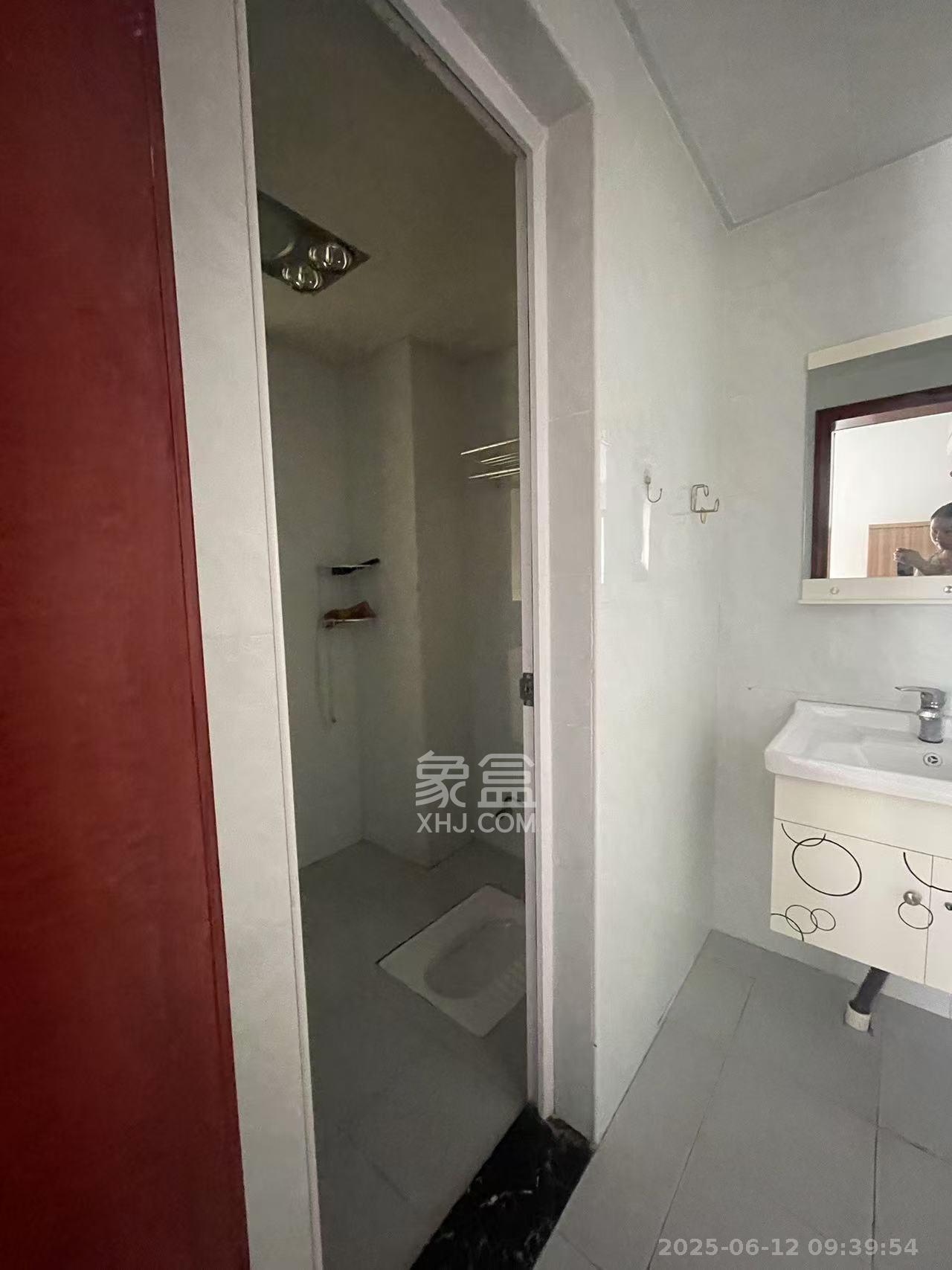 怡海星城 3室2厅2卫 2000.0元/月 怡海星城 3室2厅2卫 2000.0元/月室内图