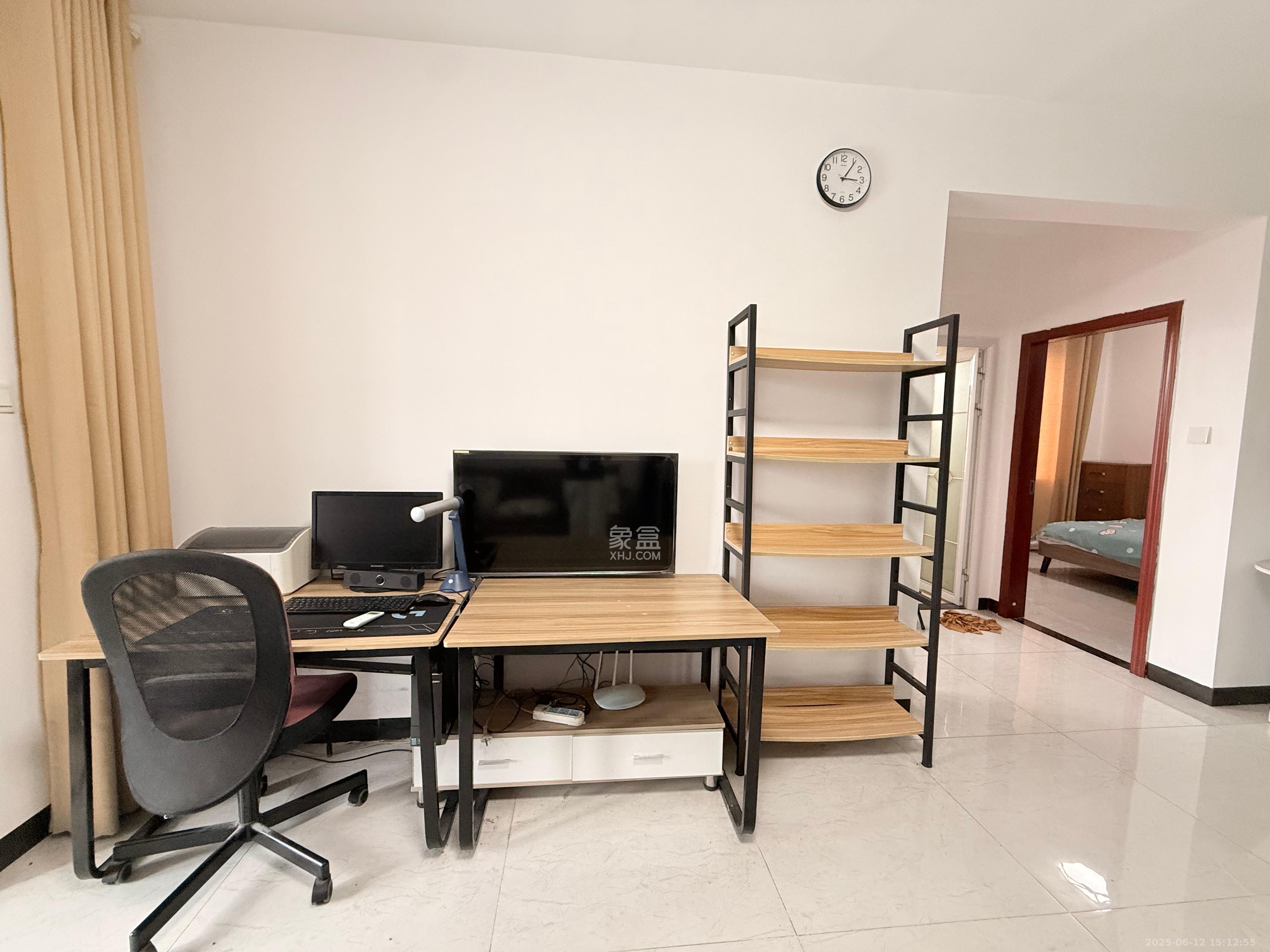 万里时代 2室2厅1卫 2500.0元/月 万里时代 2室2厅1卫 2500.0元/月室内图