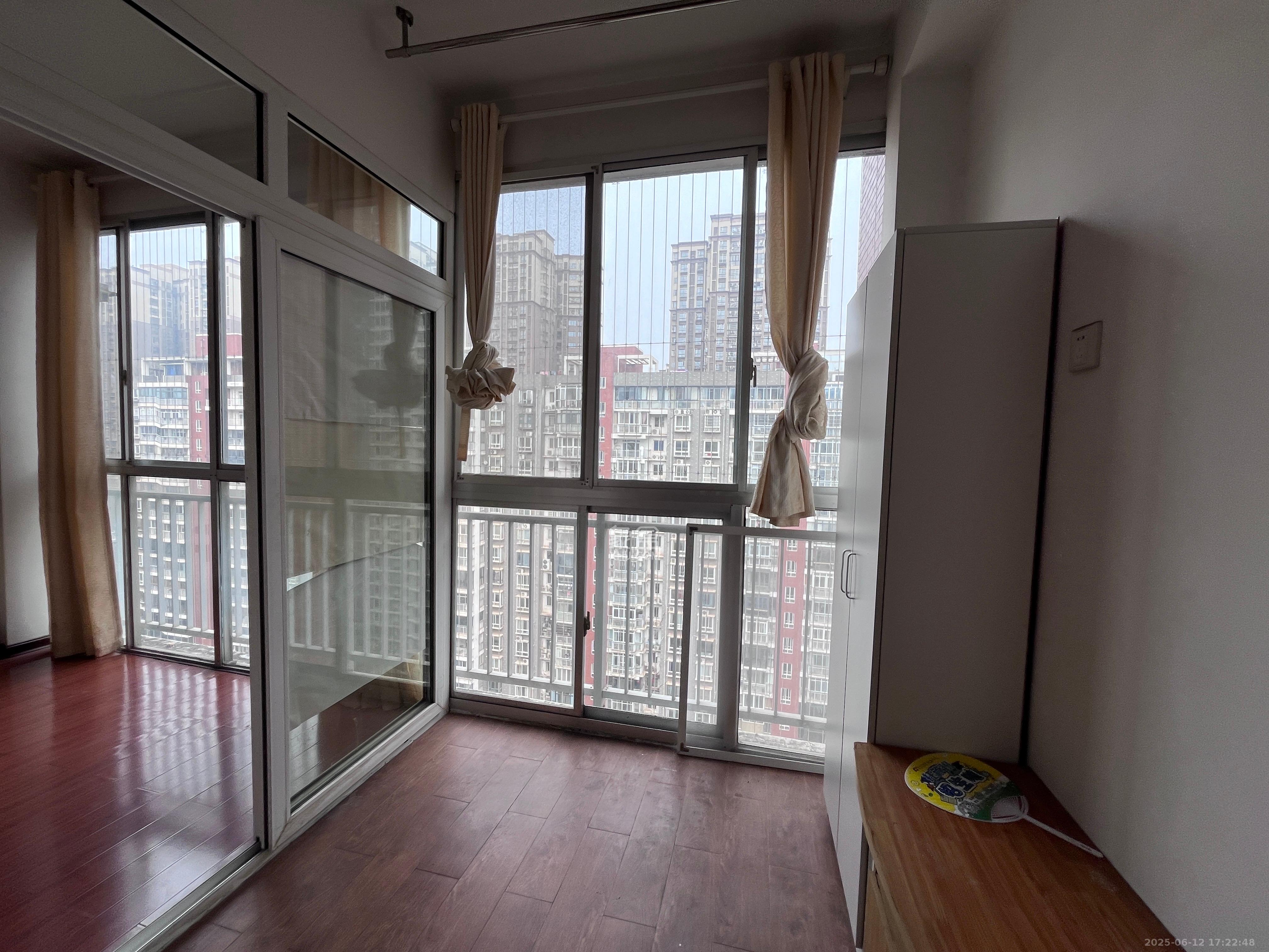 陶然居 4室2厅2卫 2400.0元/月 陶然居 4室2厅2卫 2400.0元/月室内图