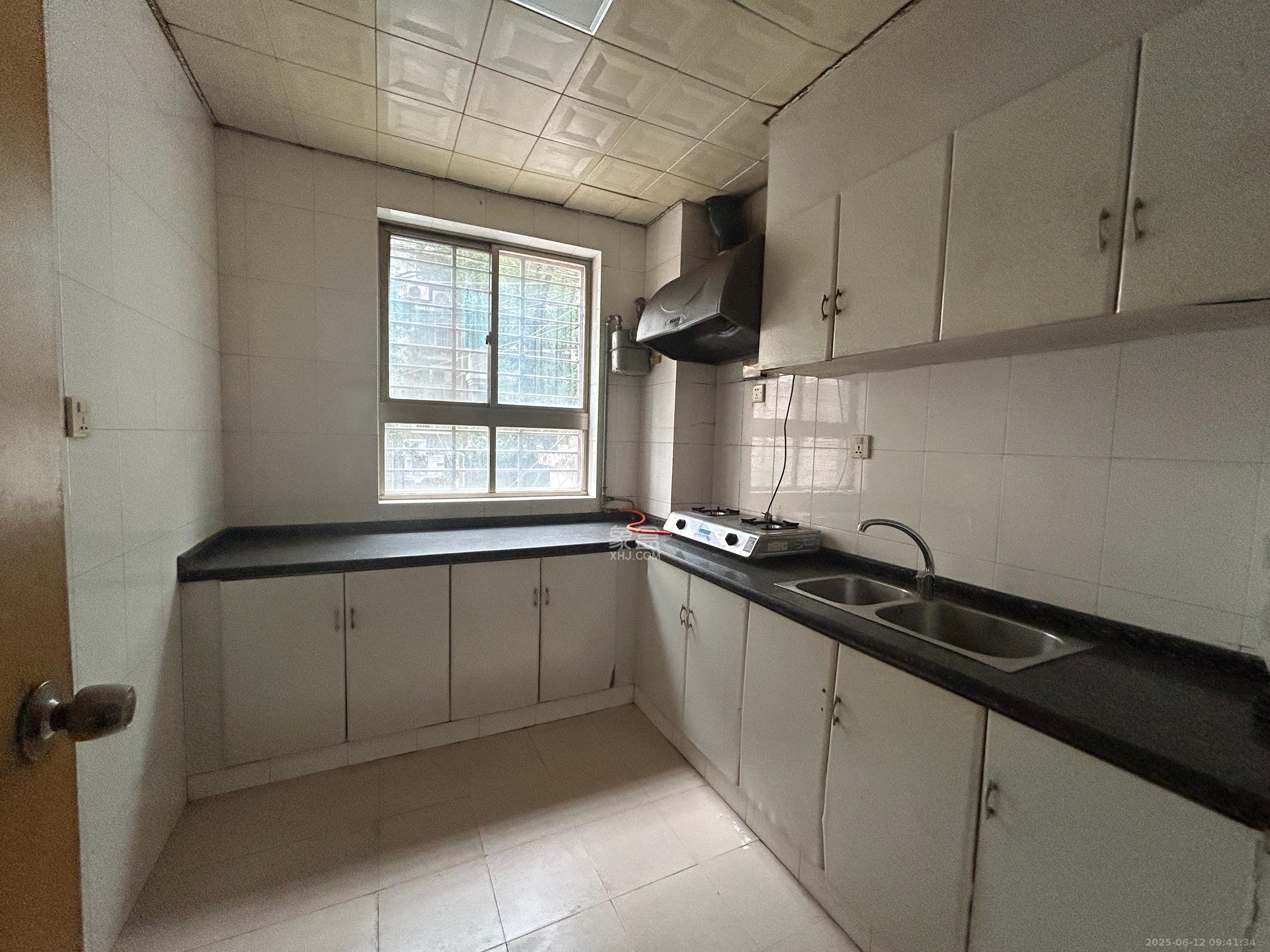 泰时新雅园 2室2厅1卫 2000.0元/月 泰时新雅园 2室2厅1卫 2000.0元/月室内图