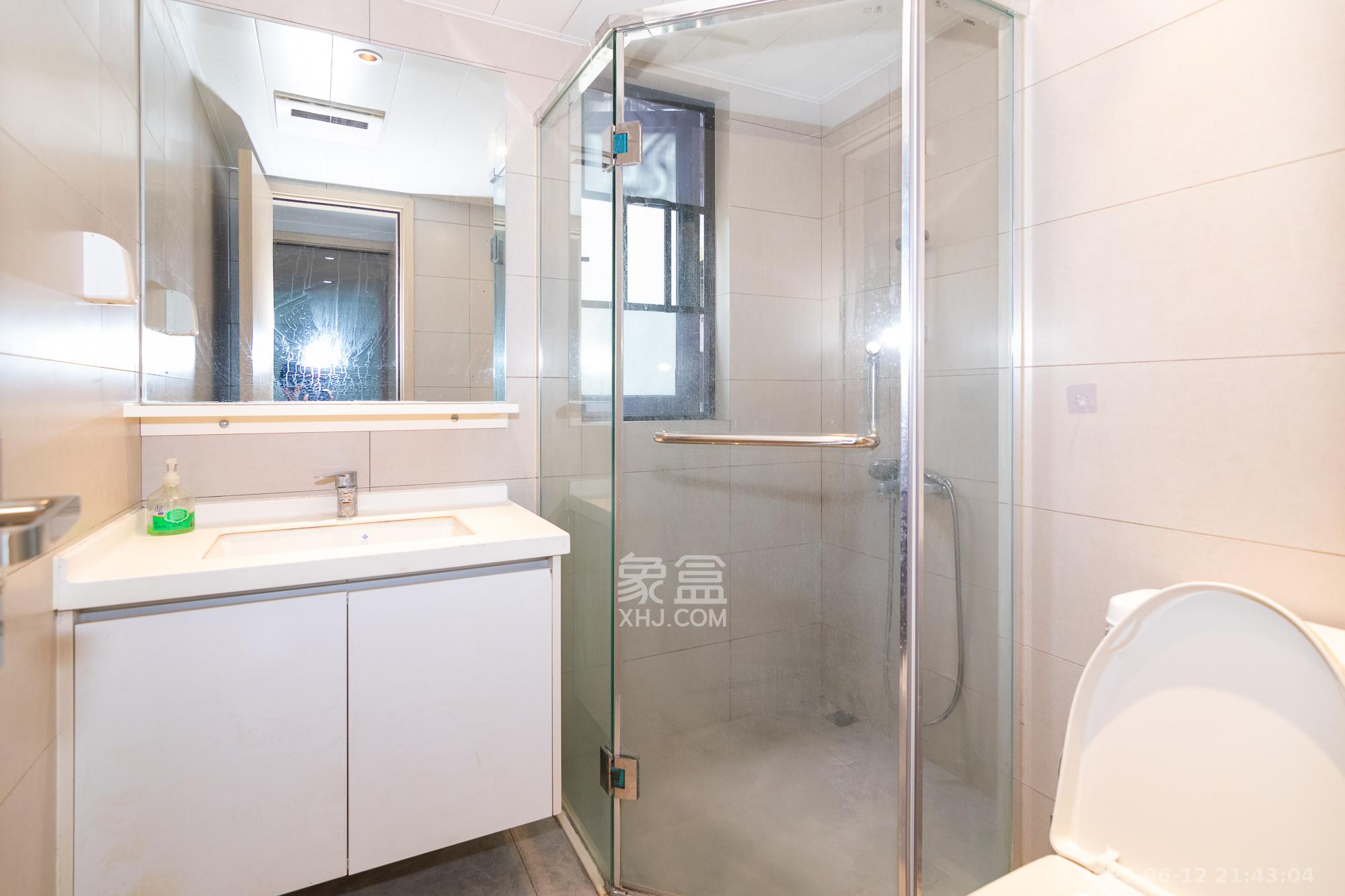 时代年华 3室2厅2卫 74.0万 时代年华 3室2厅2卫 74.0万卫生间