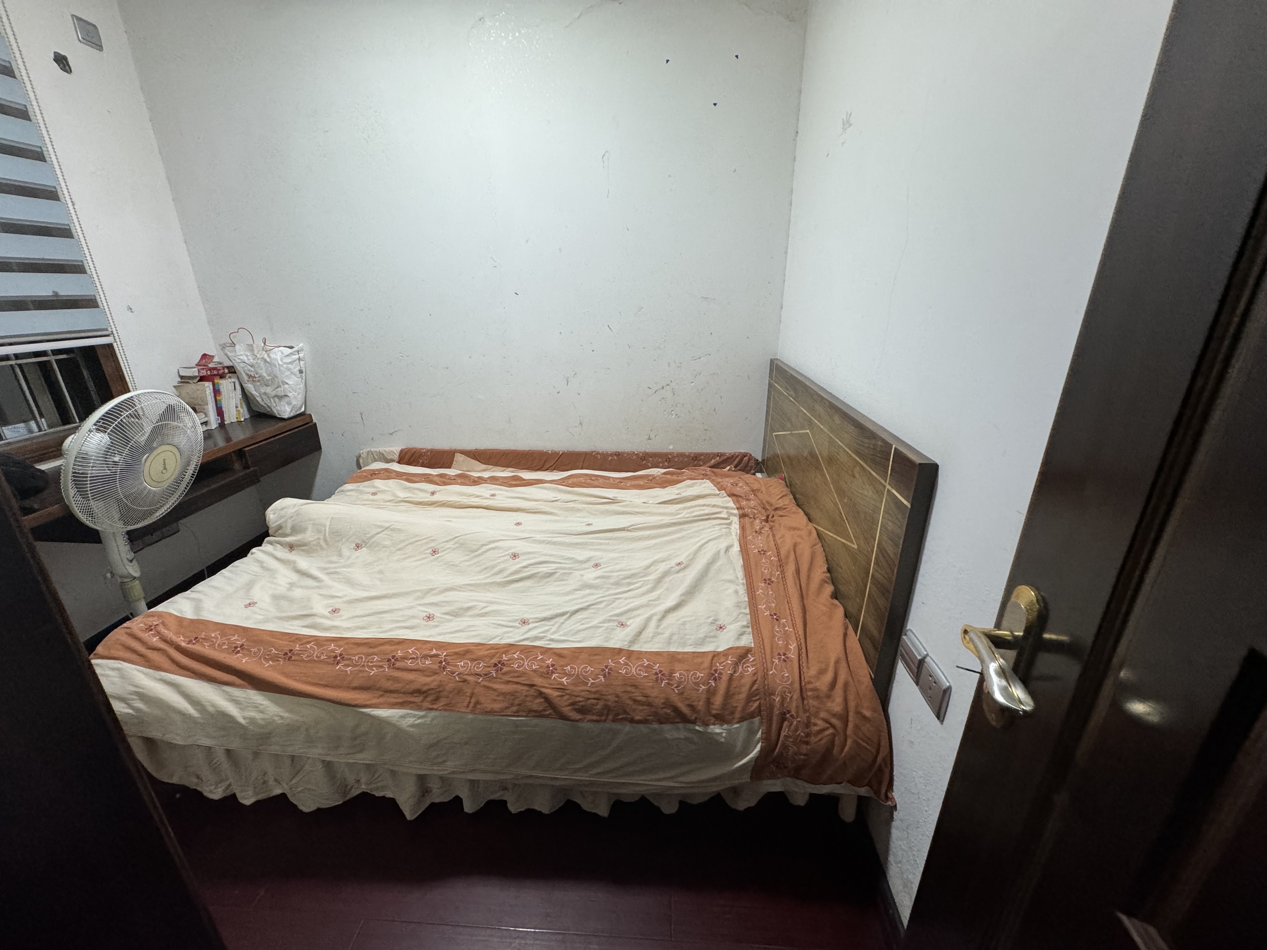 大屋小区(保障性住房) 3室1厅1卫 42.0万 大屋小区(保障性住房) 3室1厅1卫 42.0万客厅