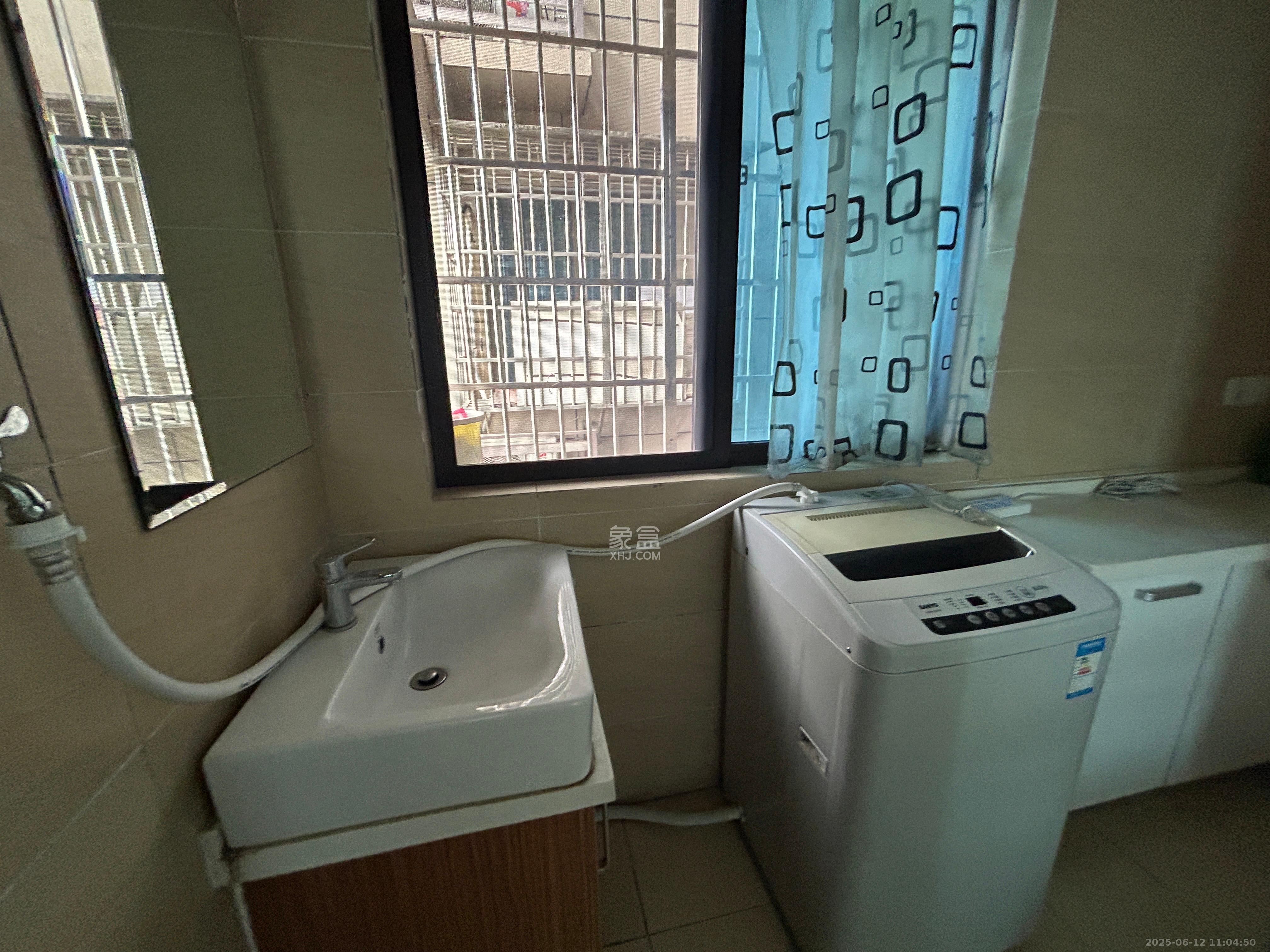 长盛上东区 1室1厅1卫 1200.0元/月 长盛上东区 1室1厅1卫 1200.0元/月室内图