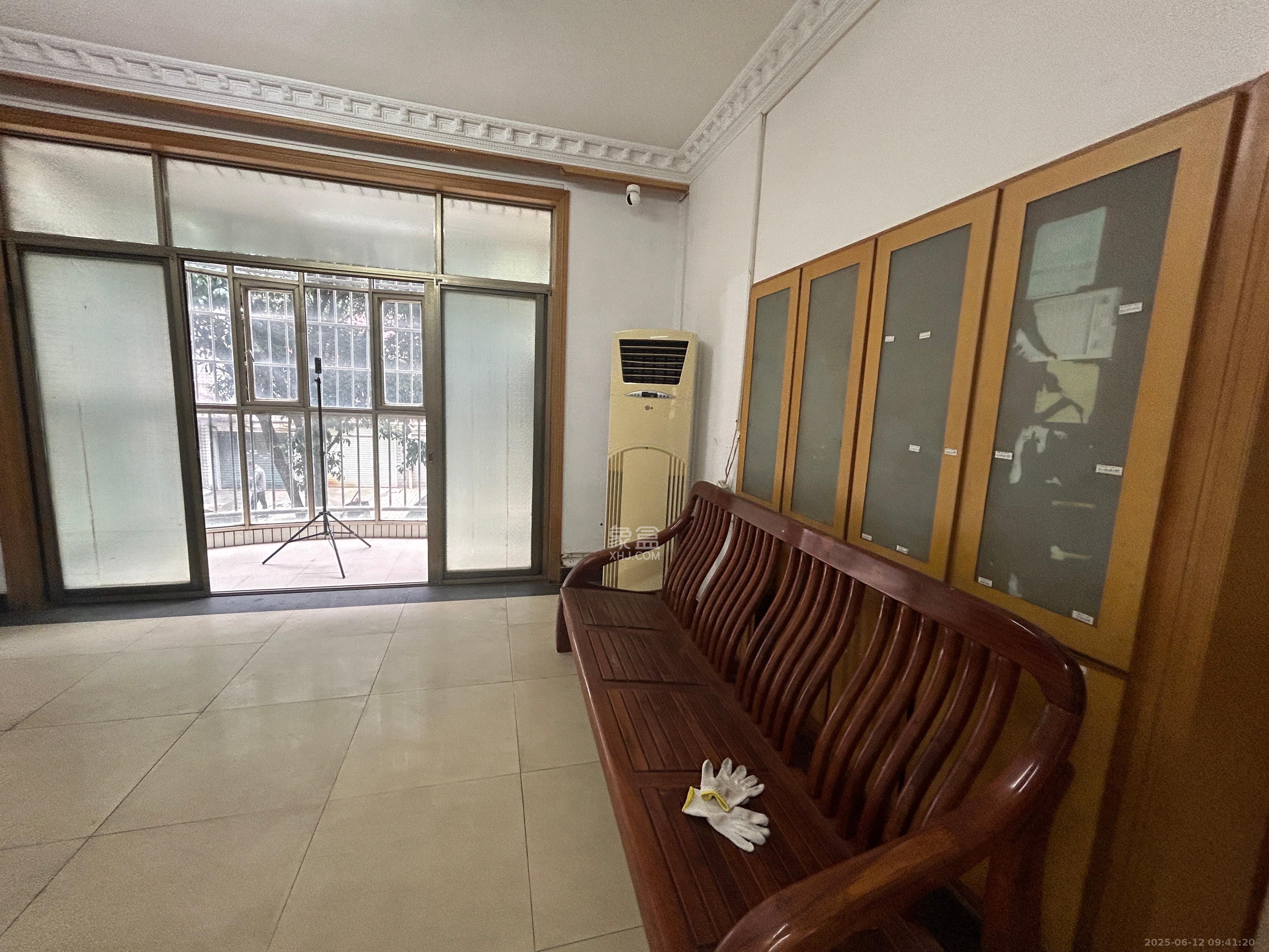 泰时新雅园 2室2厅1卫 2000.0元/月 泰时新雅园 2室2厅1卫 2000.0元/月室内图