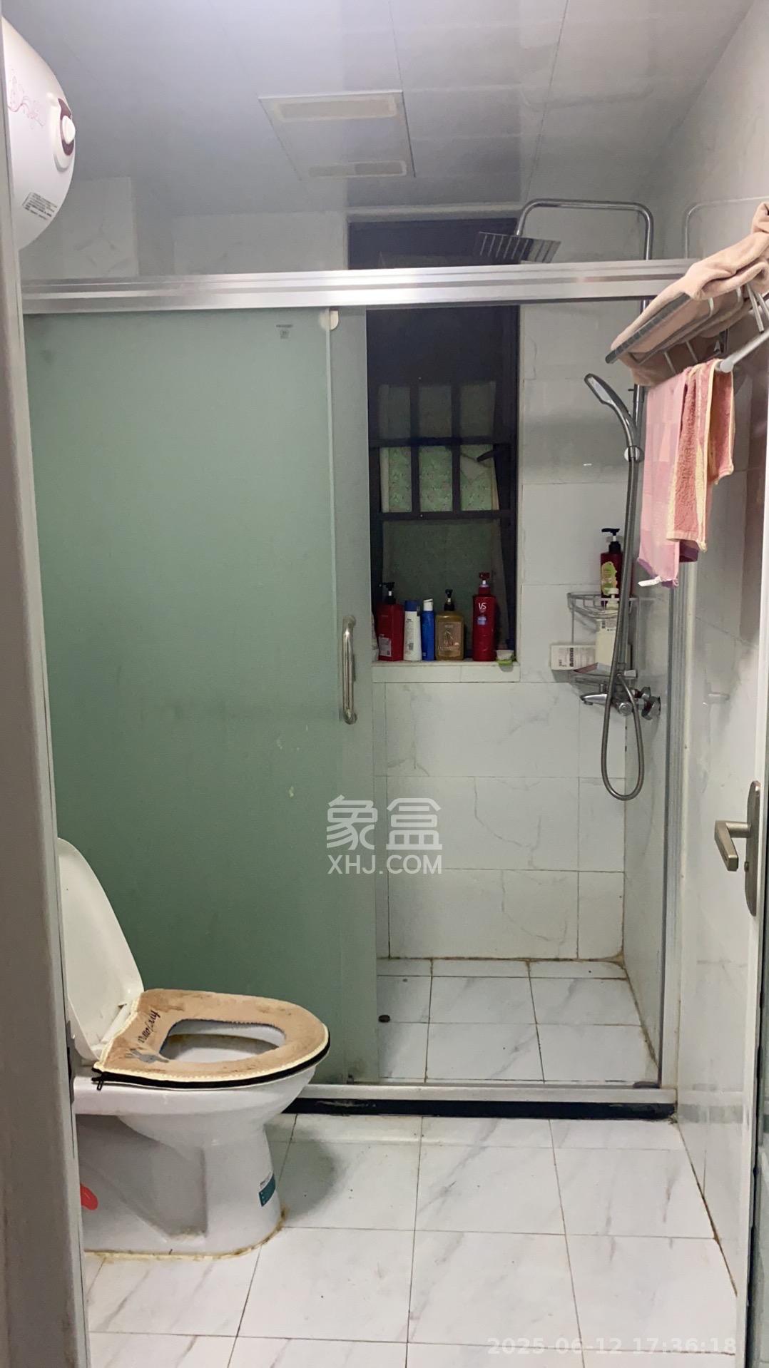 卓越浅水湾 3室2厅2卫 2600.0元/月 卓越浅水湾 3室2厅2卫 2600.0元/月室内图