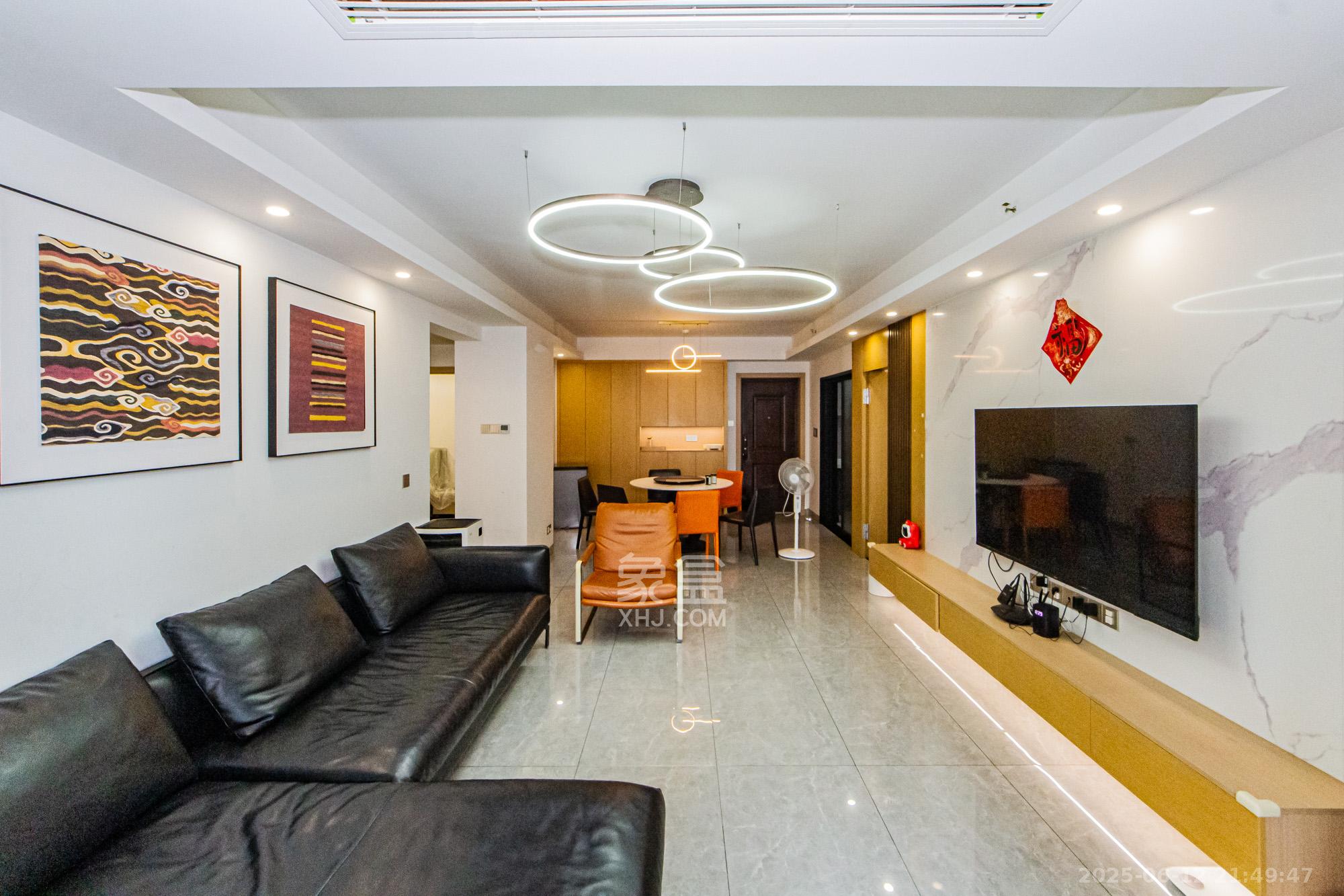 北辰三角洲C3区 3室2厅2卫 173.0万 北辰三角洲C3区 3室2厅2卫 173.0万客厅