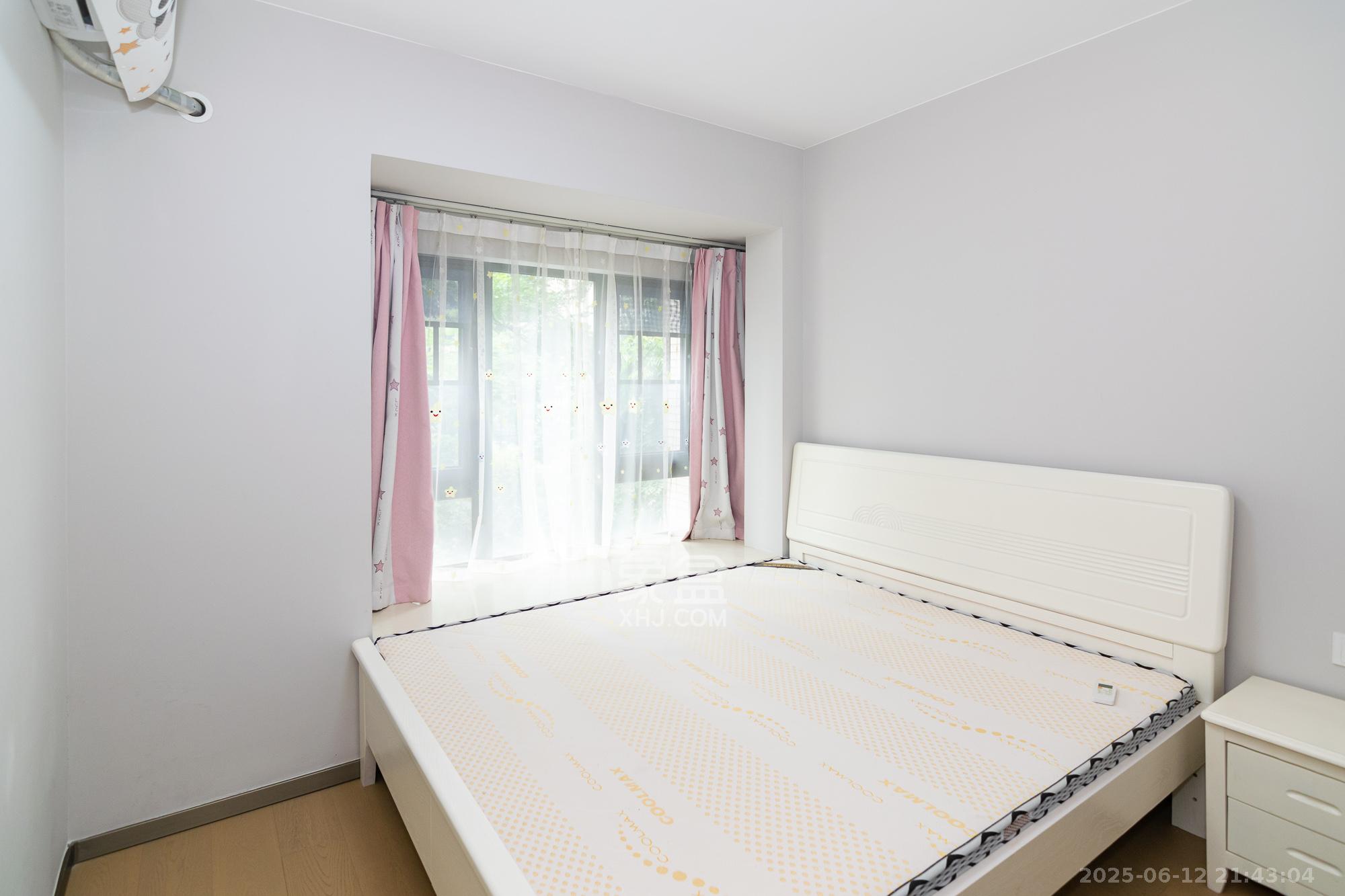 时代年华 3室2厅2卫 74.0万 时代年华 3室2厅2卫 74.0万卧室