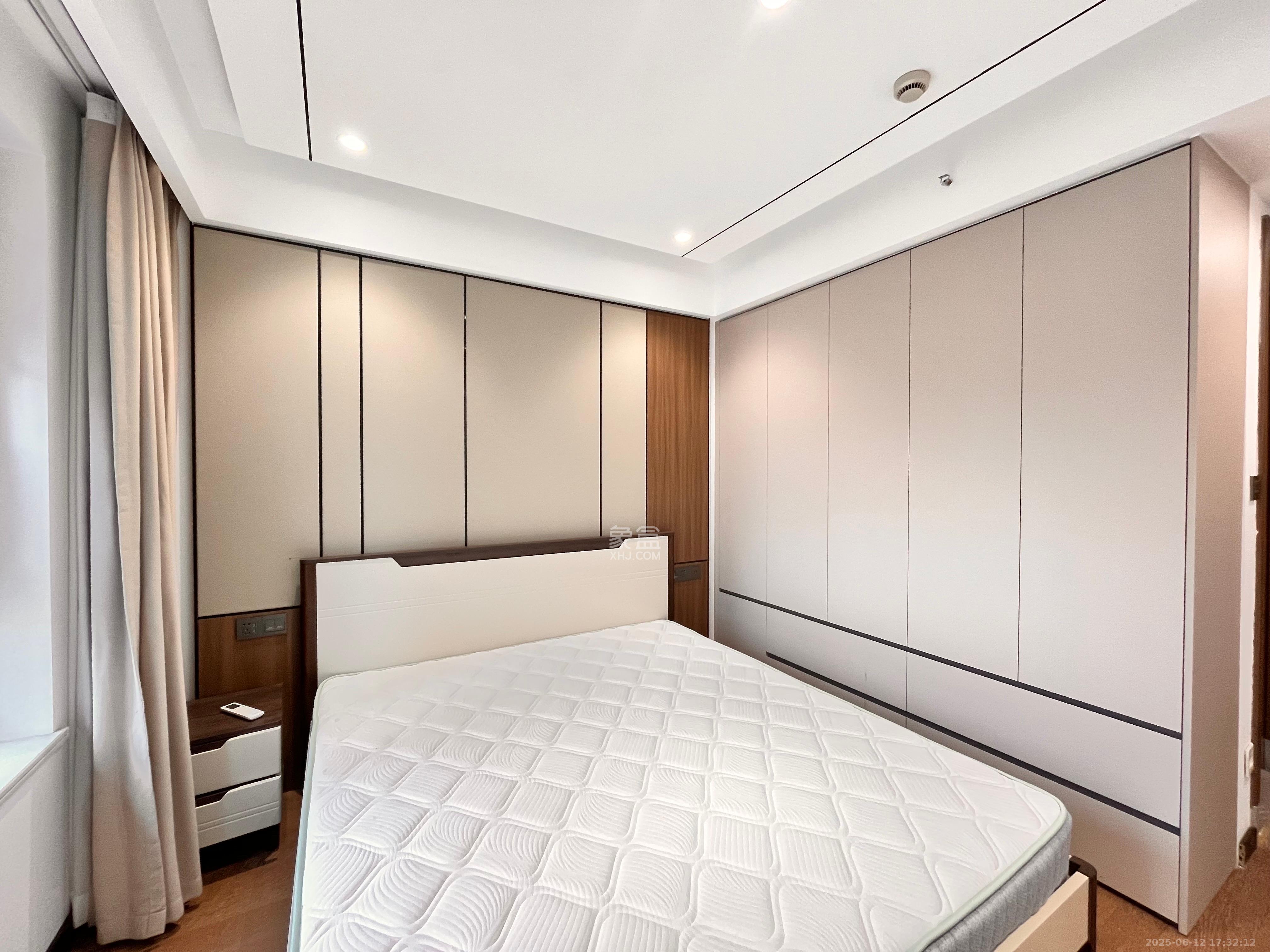 卓越中寰  3室2厅2卫   5200.00元/月室内图