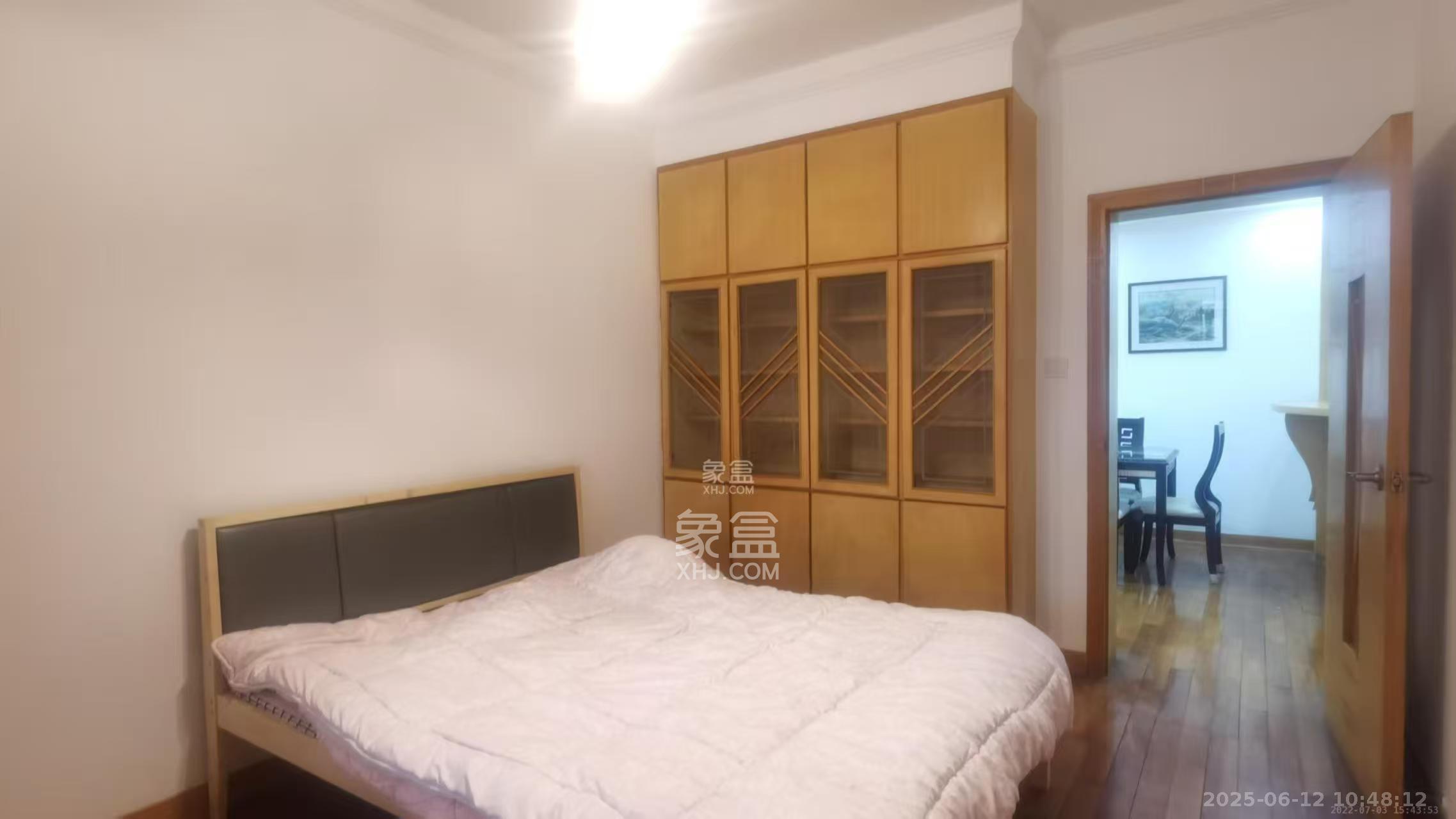 湖玻宿舍  3室2厅2卫   1200.00元/月室内图