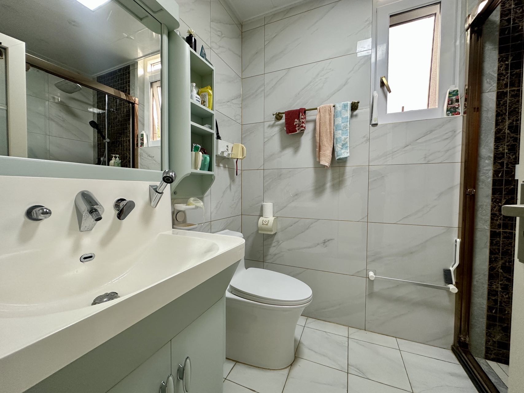 城市海岸一期 3室2厅2卫 420.0万 城市海岸一期 3室2厅2卫 420.0万客厅