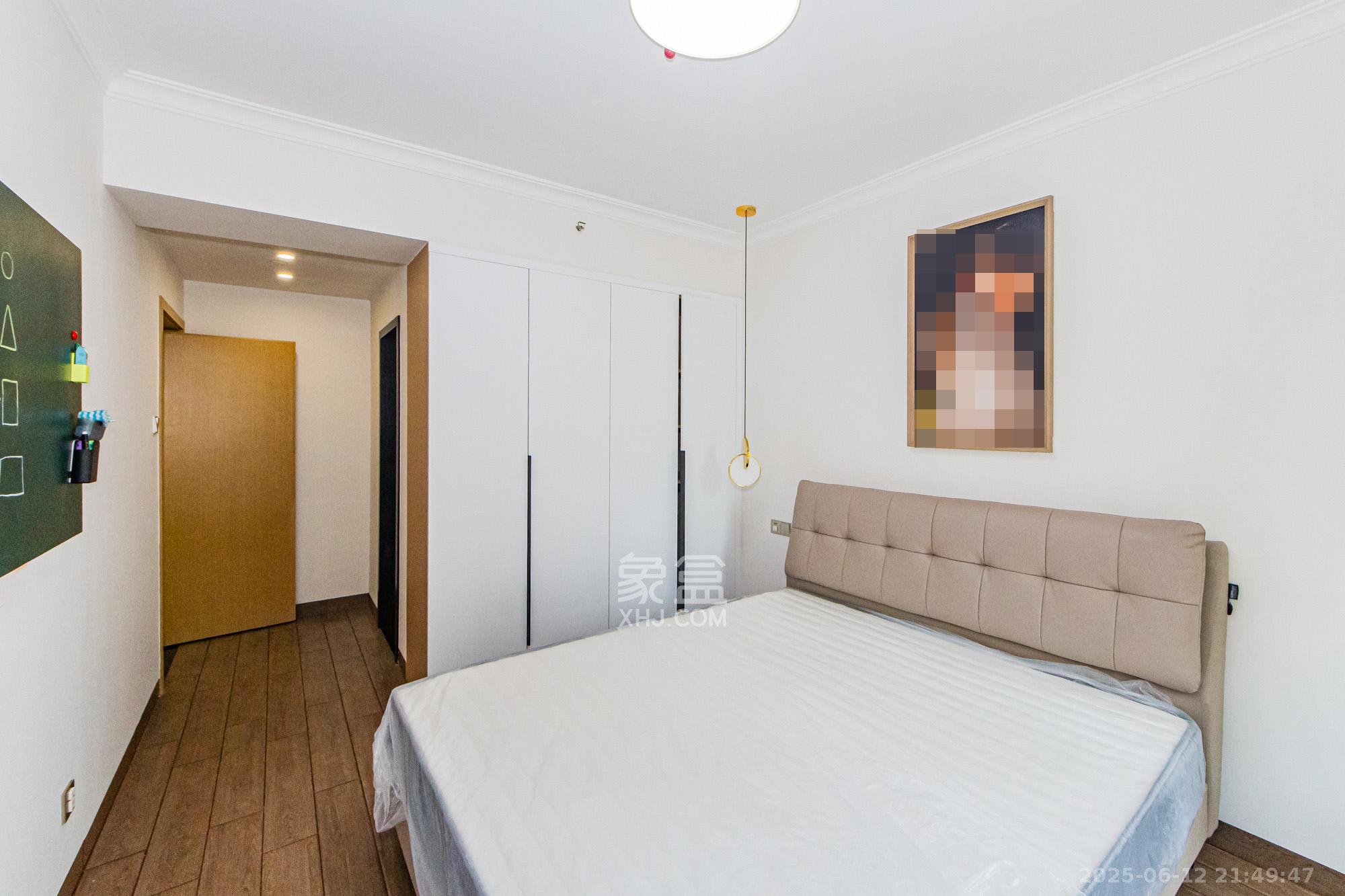 北辰三角洲C3区 3室2厅2卫 173.0万 北辰三角洲C3区 3室2厅2卫 173.0万卧室