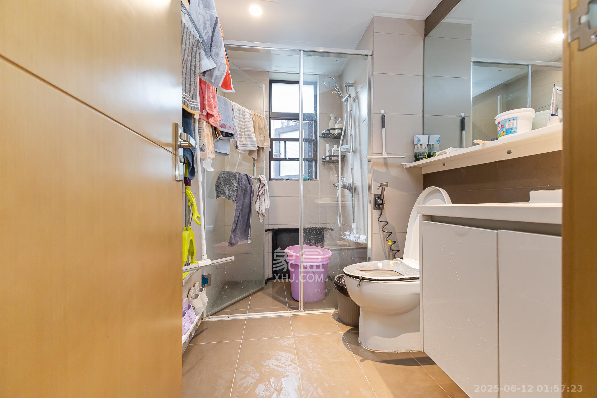 时代倾城四期 3室2厅2卫 108.0万 时代倾城四期 3室2厅2卫 108.0万卫生间