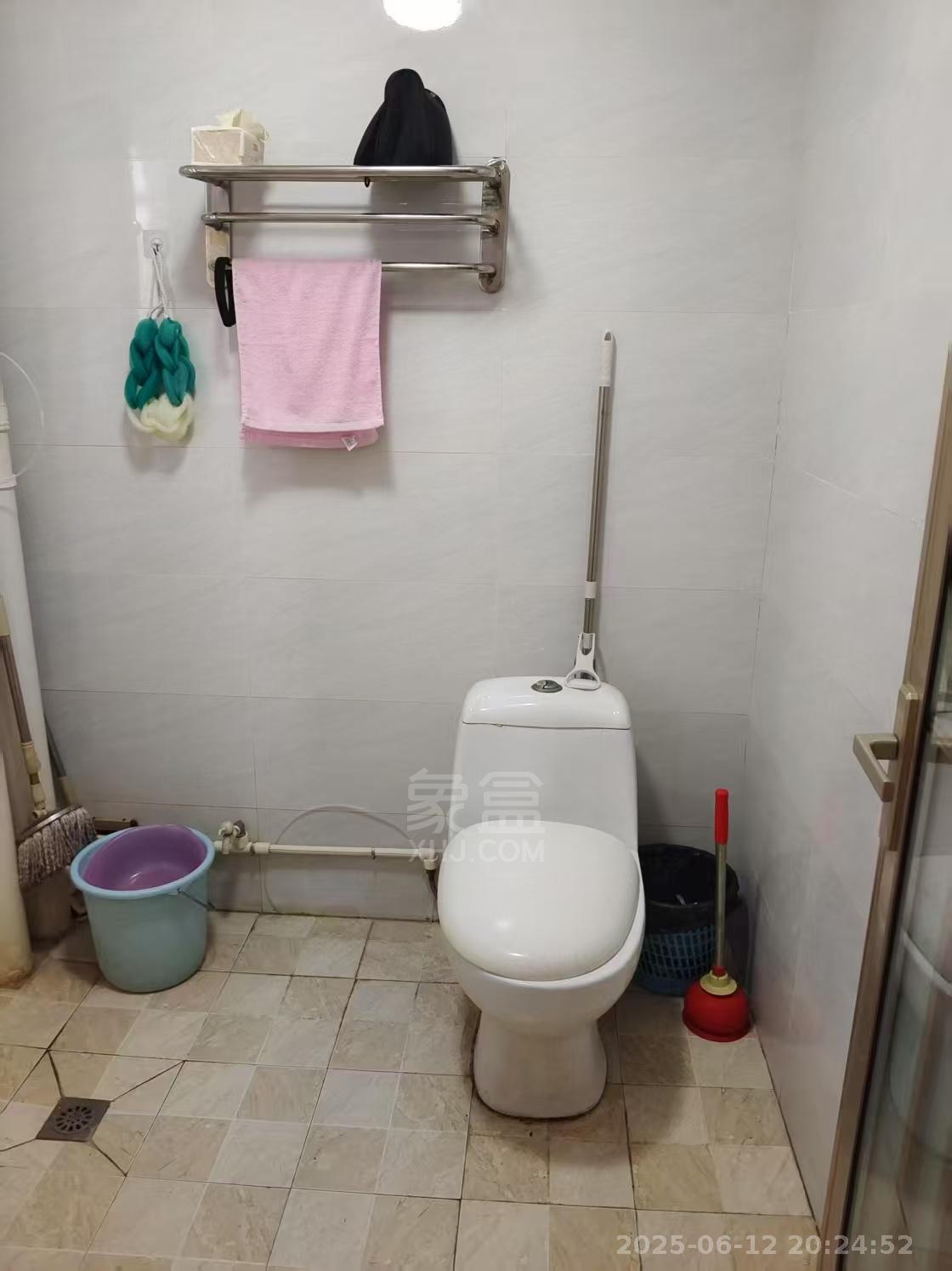 中欧昆仑首府  3室2厅1卫   1500.00元/月室内图