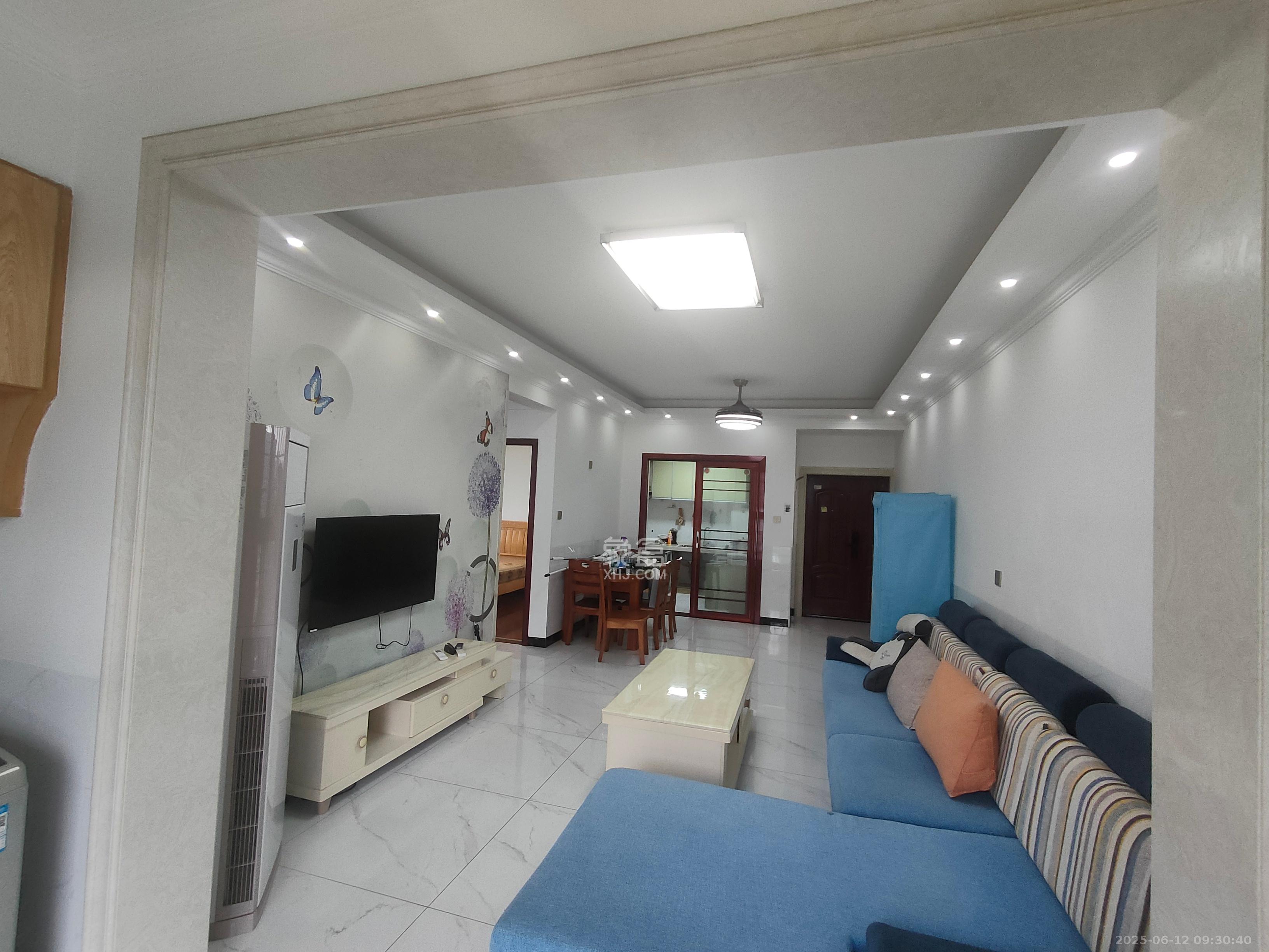 嘉顺苑 4室2厅1卫 2100.0元/月 嘉顺苑 4室2厅1卫 2100.0元/月室内图