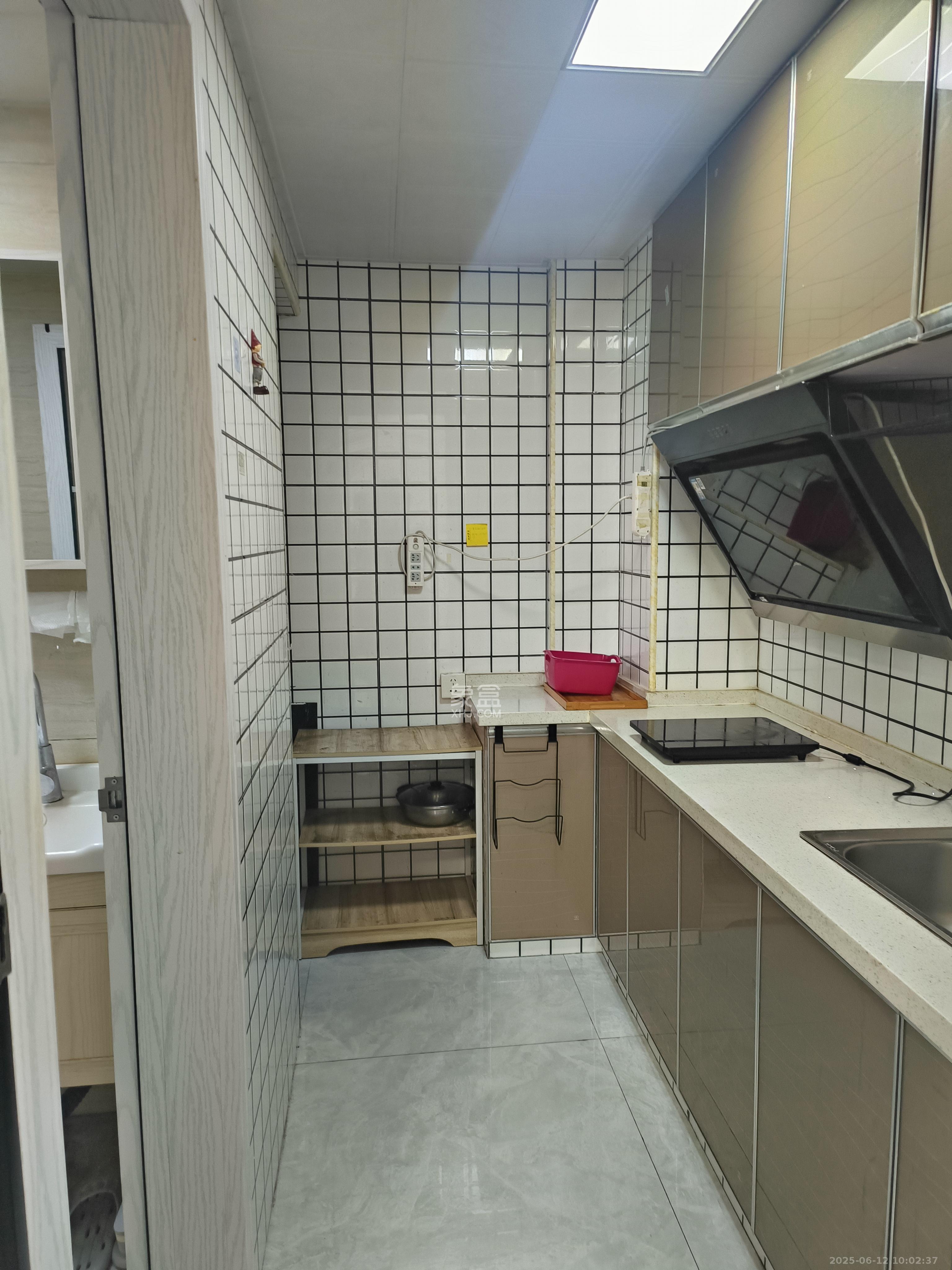 中建芙蓉工社  1室1厅1卫   1700.00元/月室内图