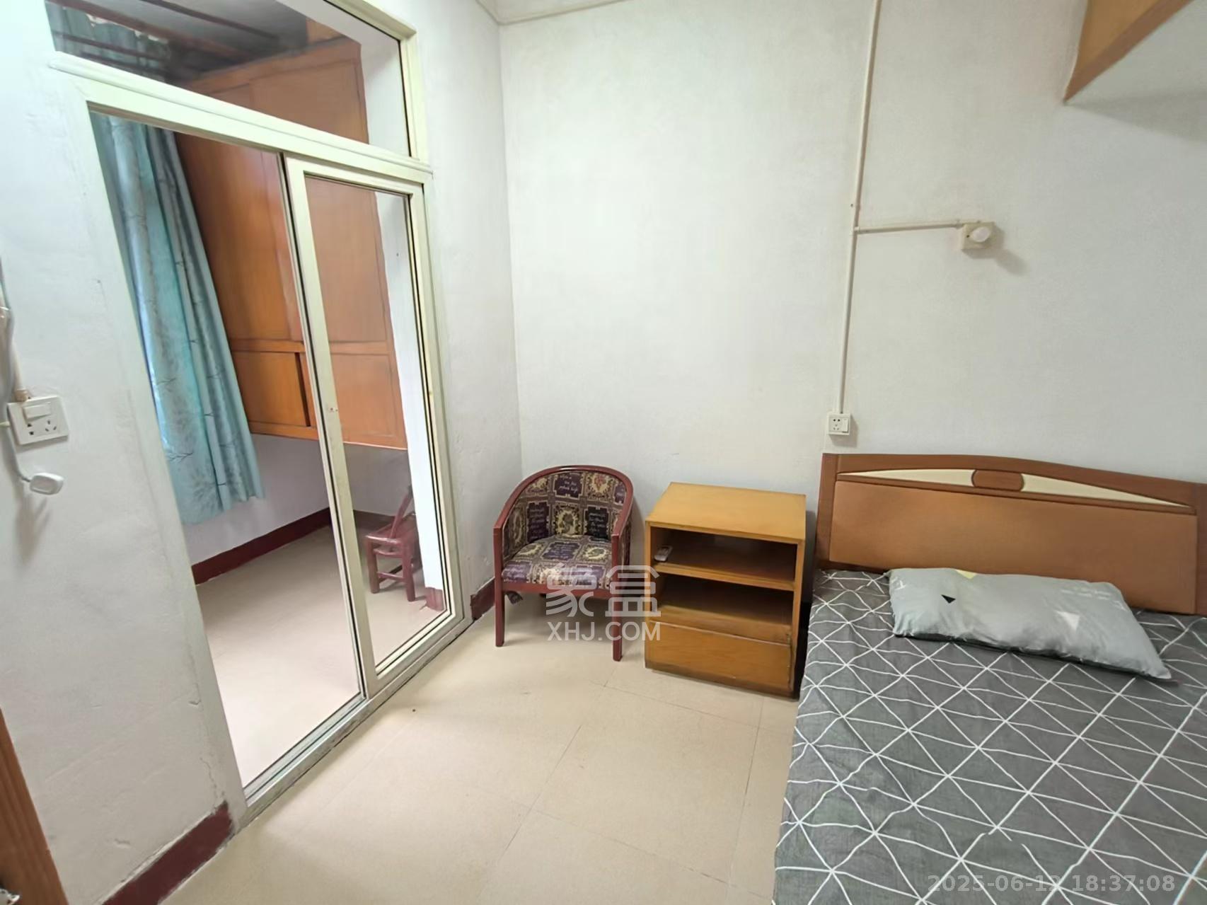 粮二库宿舍 2室1厅1卫 1300.0元/月 粮二库宿舍 2室1厅1卫 1300.0元/月室内图