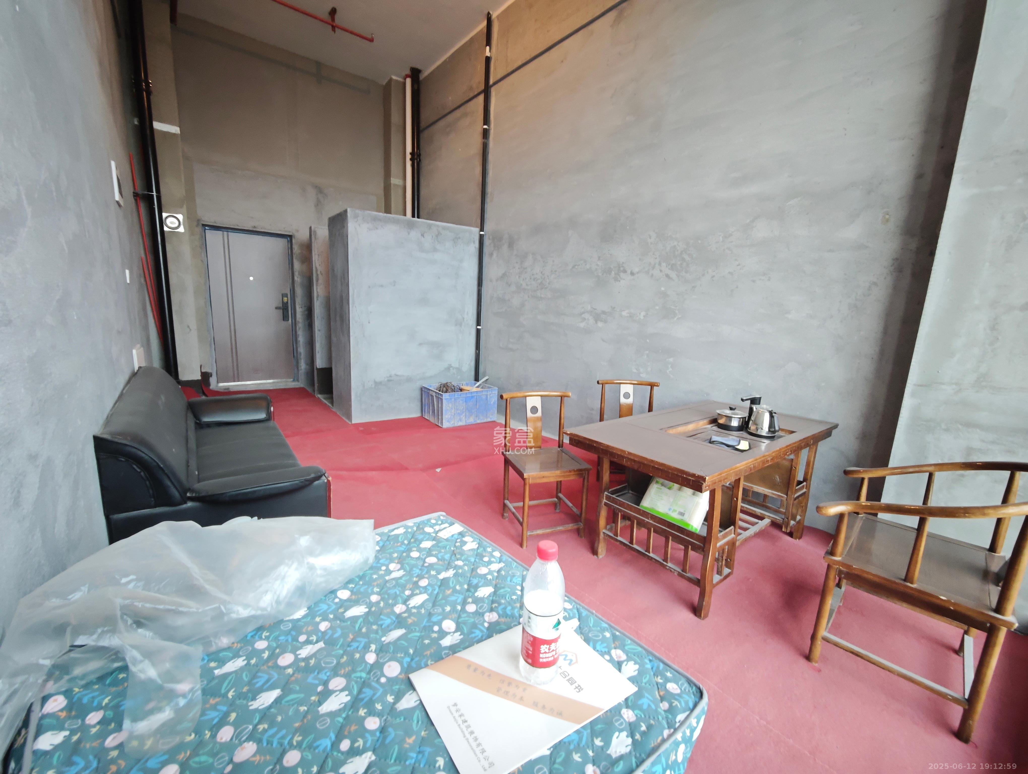 卓越中寰 1室1厅1卫 1600.0元/月 卓越中寰 1室1厅1卫 1600.0元/月室内图