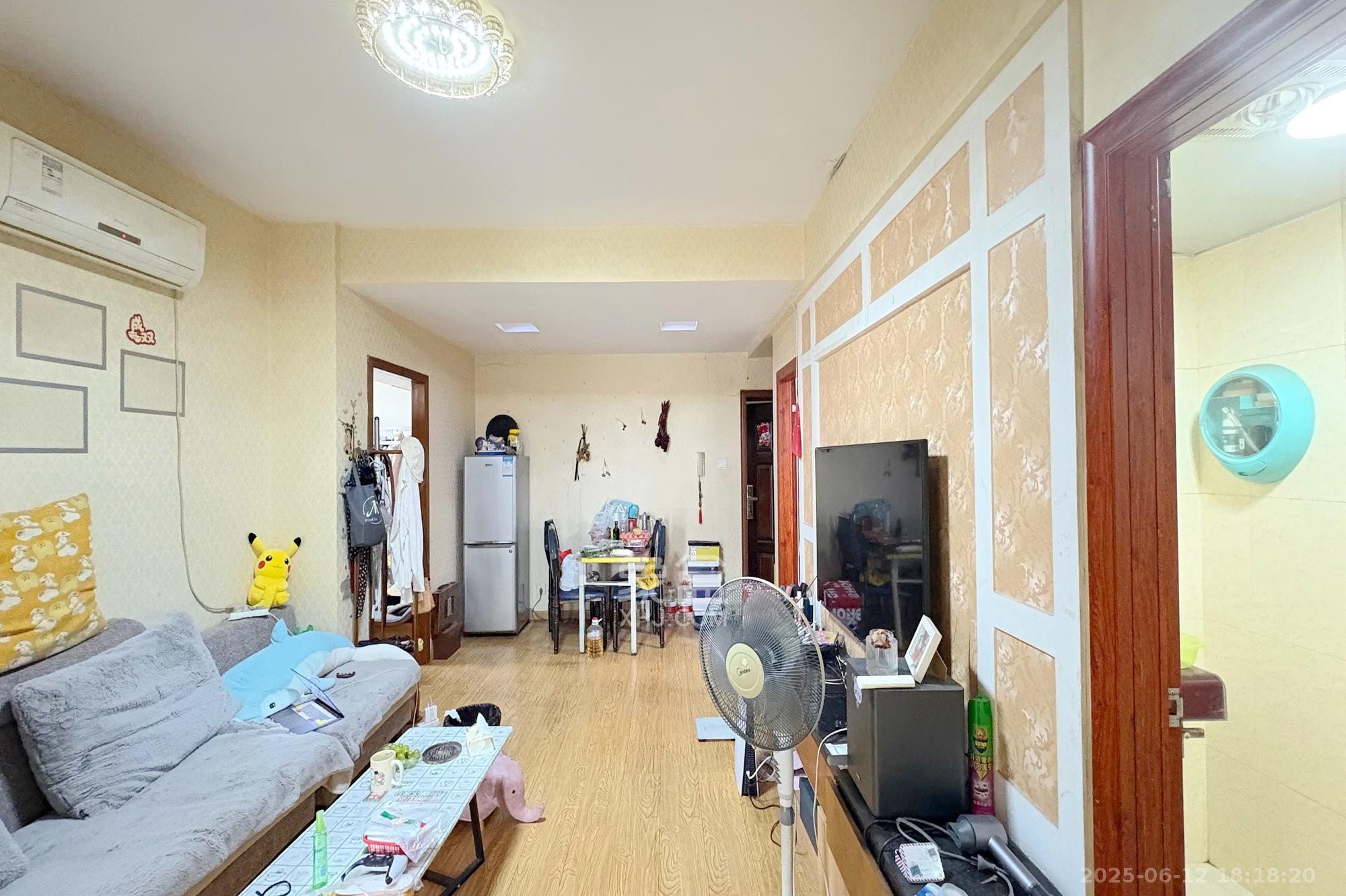 凯通国际城(凯通朝庭)  2室1厅1卫    48.8万 凯通国际城(凯通朝庭)  2室1厅1卫    48.8万客厅