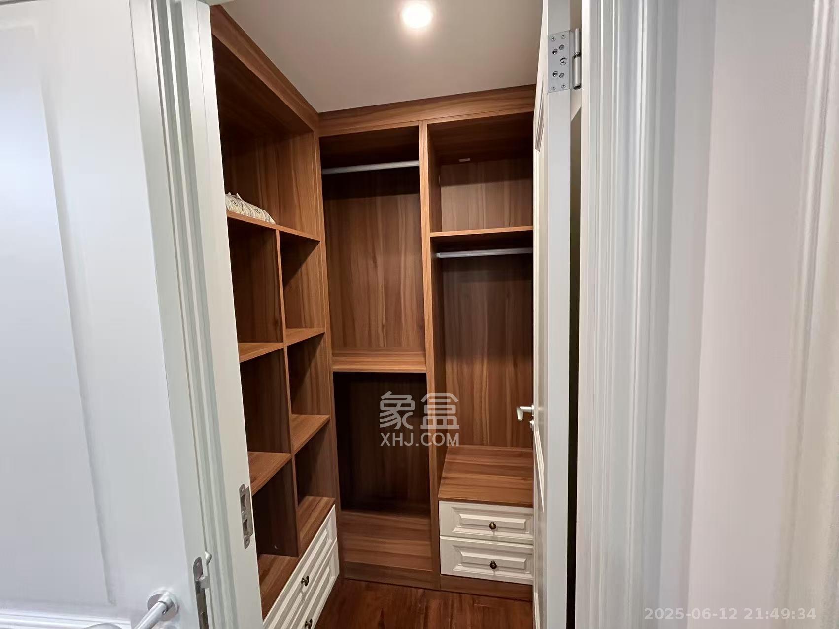 万科魅力之城观澜里 3室2厅2卫 2800.0元/月 万科魅力之城观澜里 3室2厅2卫 2800.0元/月室内图