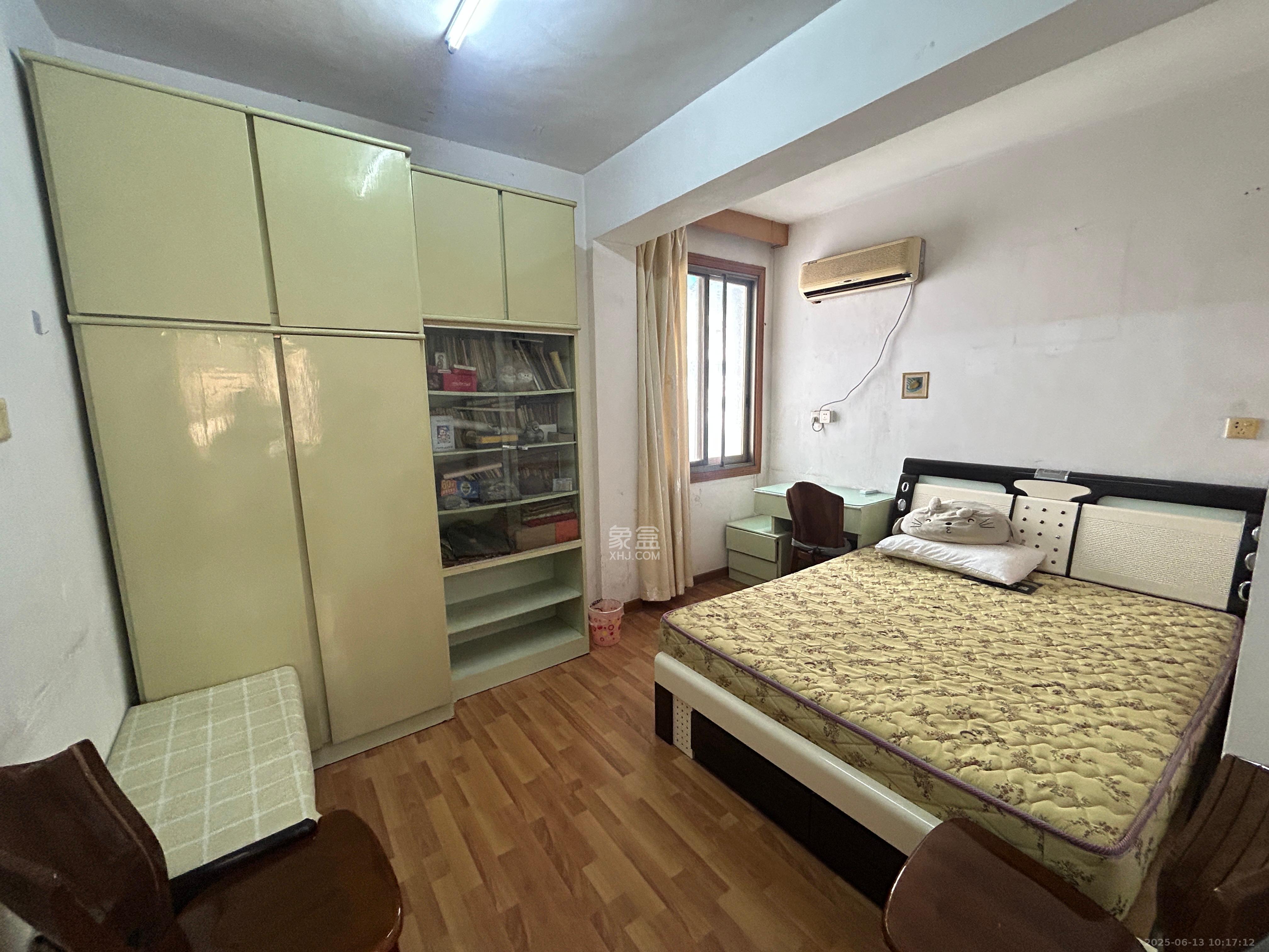 中南石油局宿舍 3室1厅1卫 2400.0元/月 中南石油局宿舍 3室1厅1卫 2400.0元/月室内图