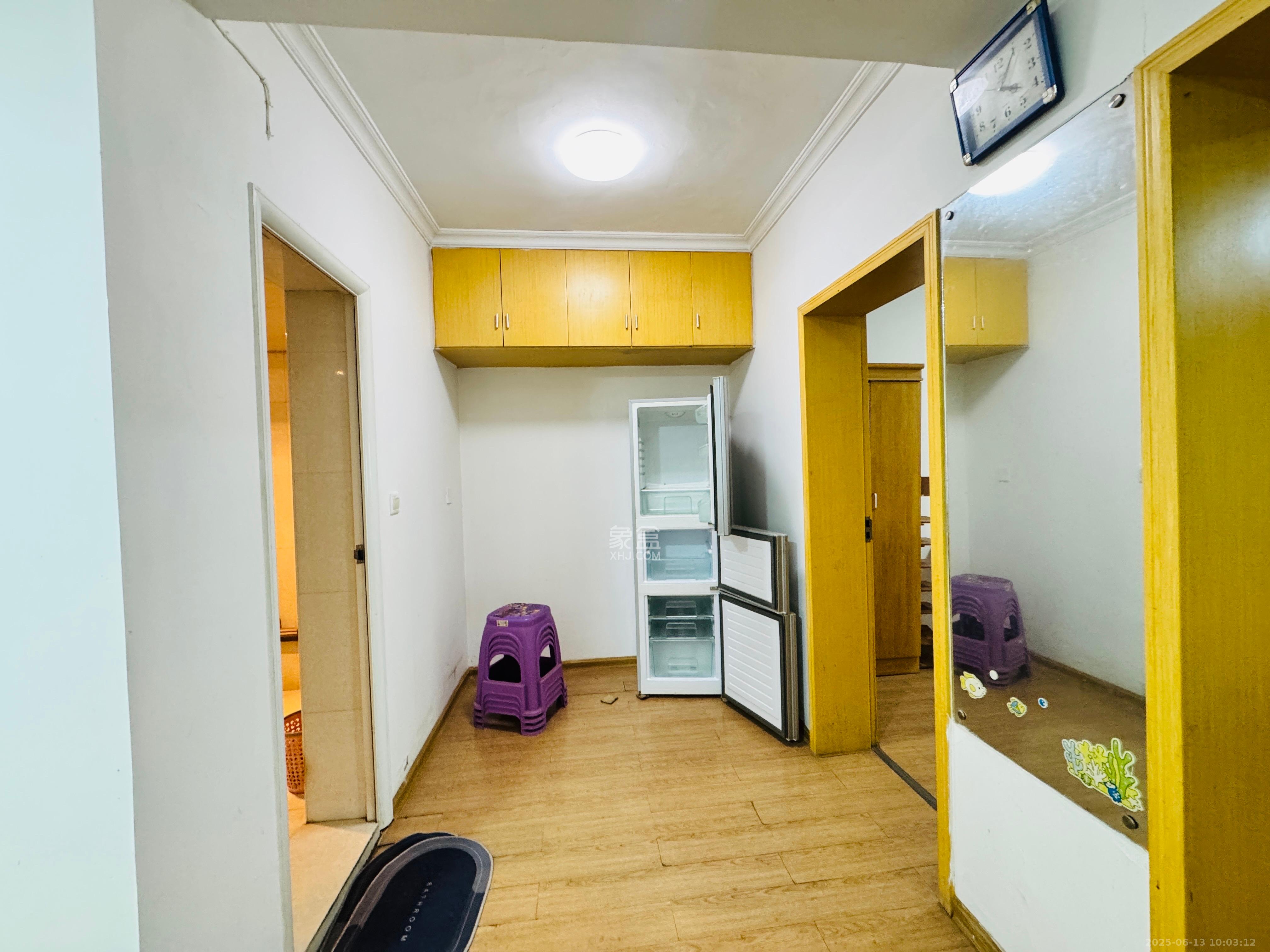 向家湾社区(含富湘公寓) 2室1厅1卫 2100.0元/月 向家湾社区(含富湘公寓) 2室1厅1卫 2100.0元/月室内图