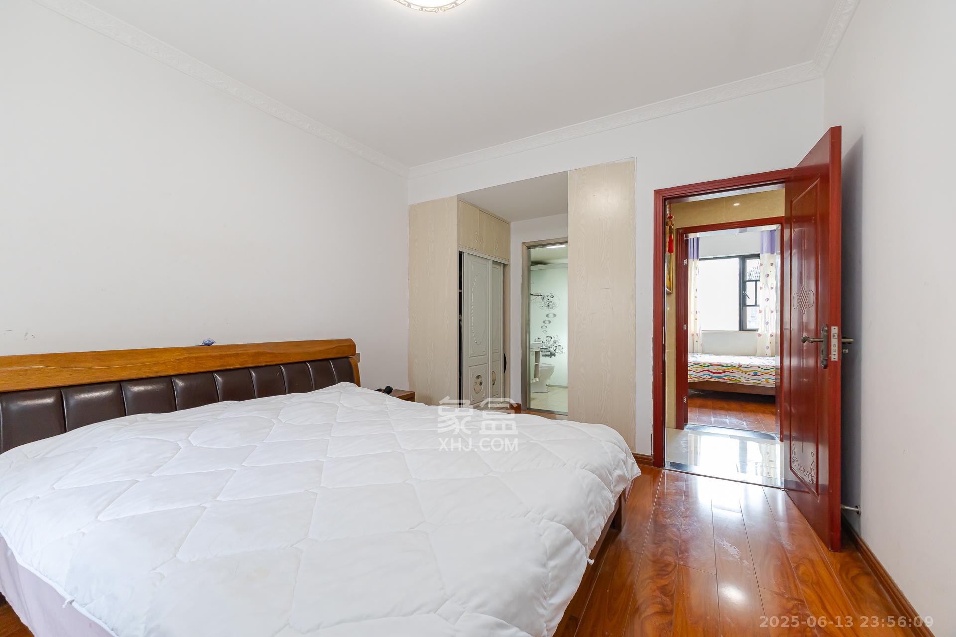 润和之悦（金泽园）  4室2厅2卫    105.0万卧室