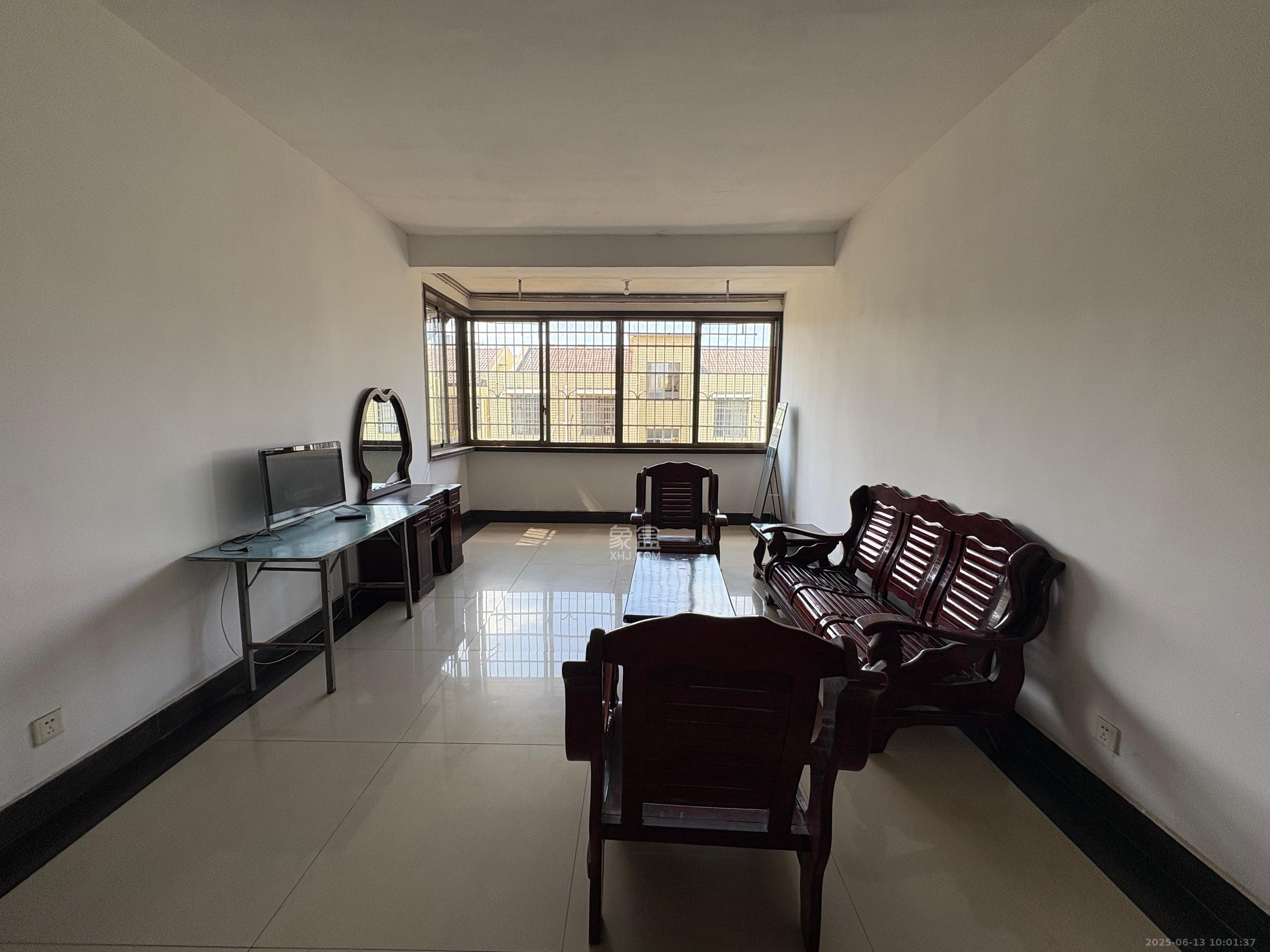 兴联小区 2室2厅1卫 1600.0元/月 兴联小区 2室2厅1卫 1600.0元/月室内图