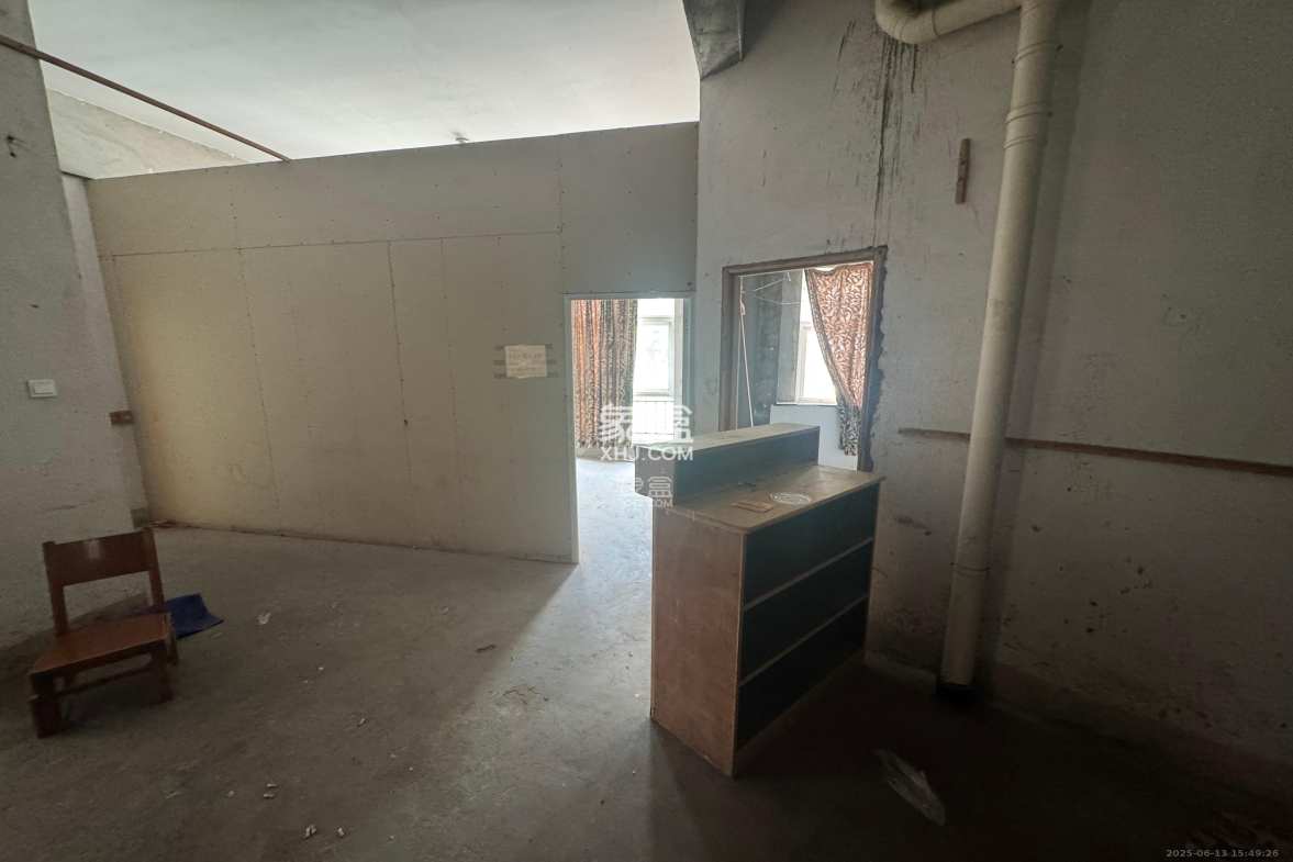 风华四季园 3室2厅1卫 2300.0元/月 风华四季园 3室2厅1卫 2300.0元/月室内图