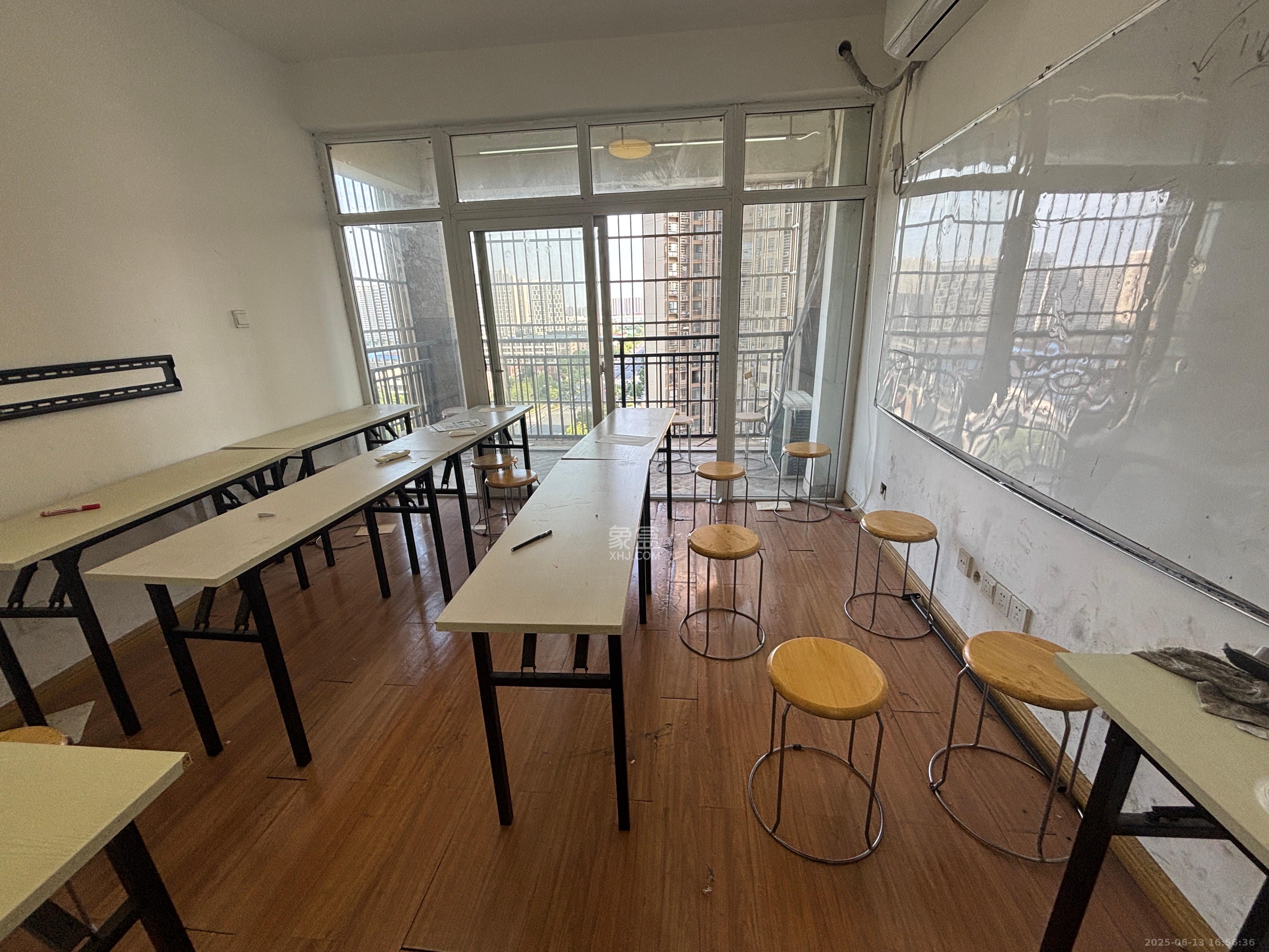 光明城市（星辰青年城）  2室2厅1卫   1800.00元/月室内图1