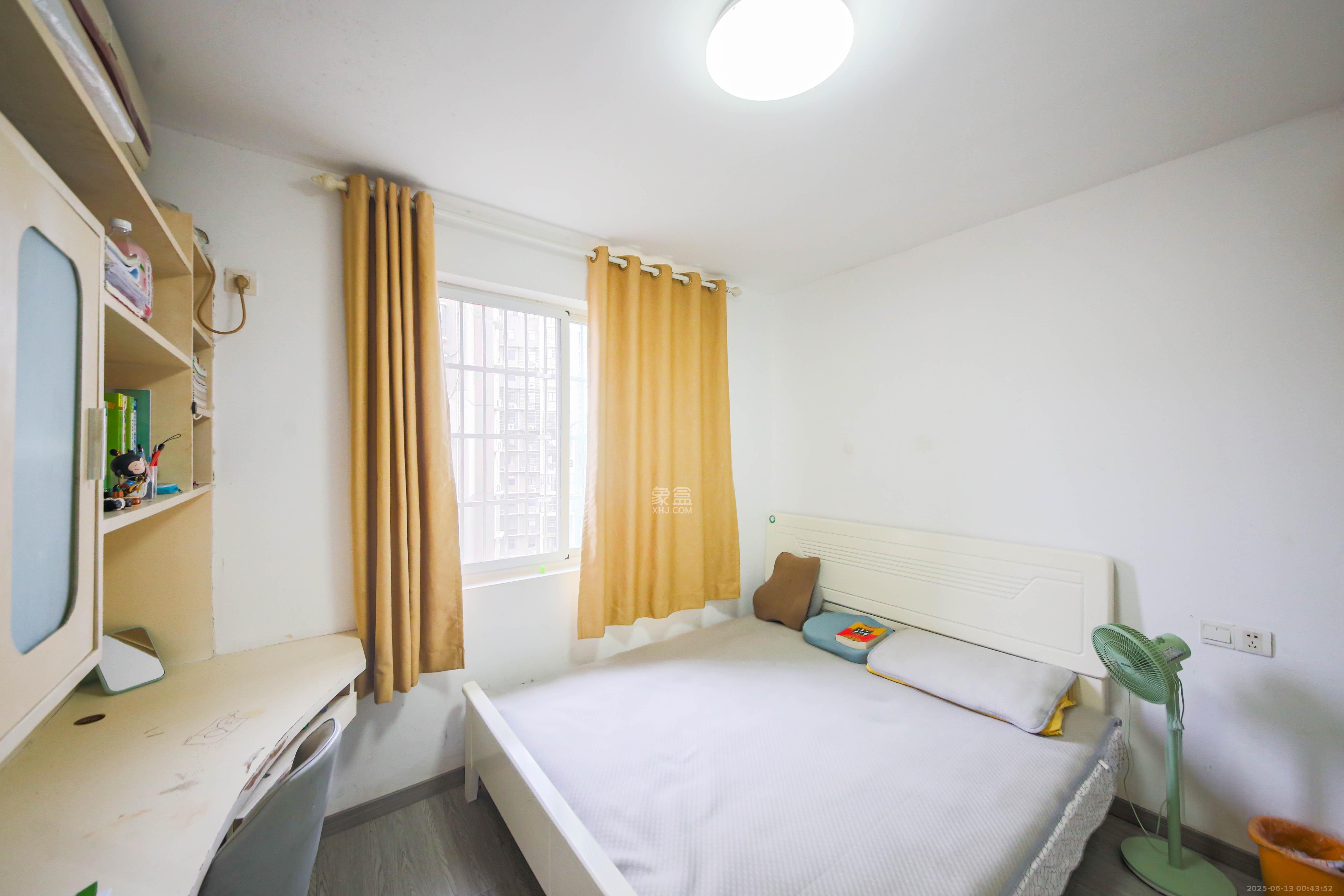 海利科院佳园  3室2厅2卫    96.0万卧室