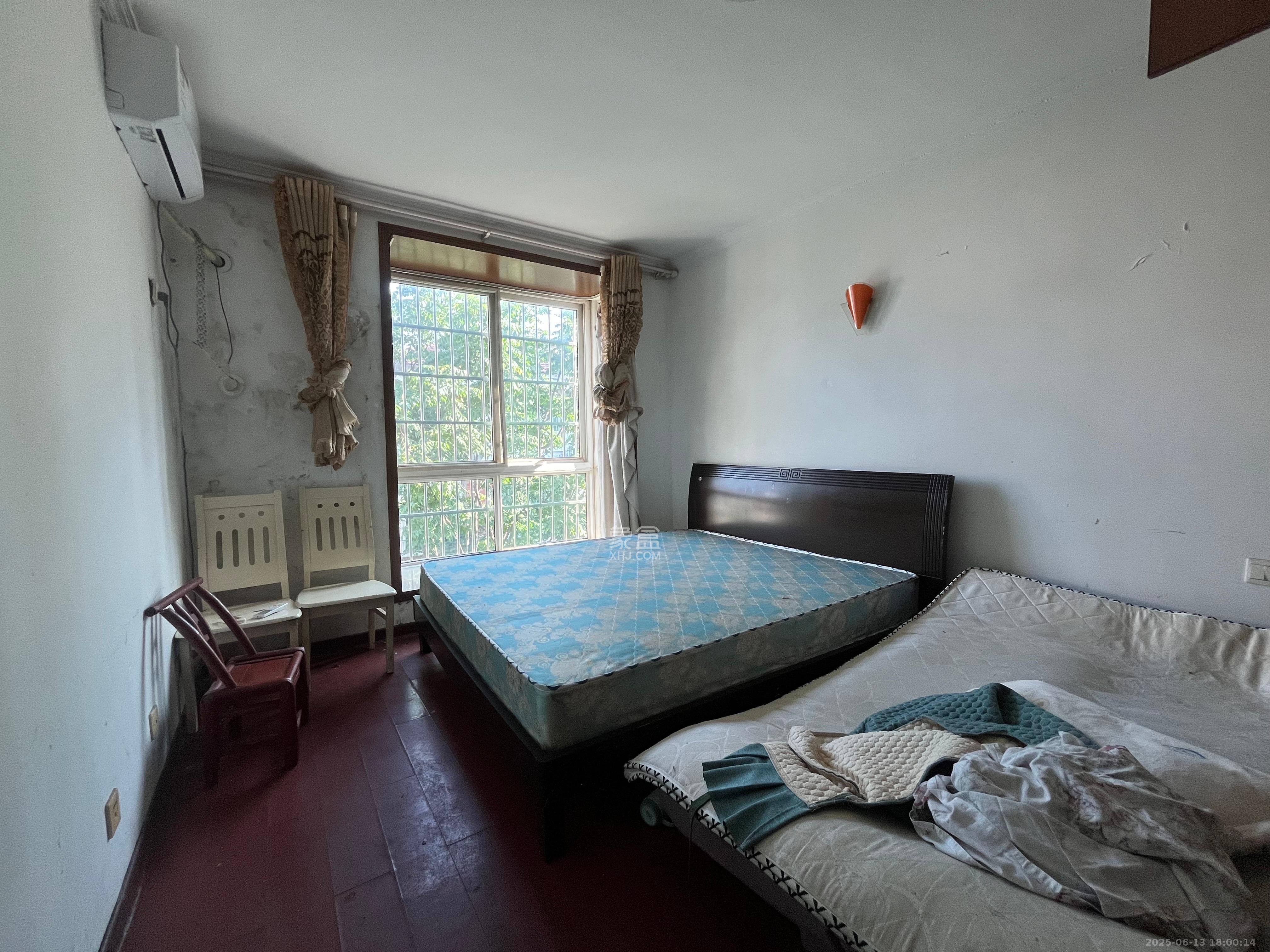 恩瑞麓山名园(龙王港小区) 3室2厅2卫 2400.0元/月 恩瑞麓山名园(龙王港小区) 3室2厅2卫 2400.0元/月室内图