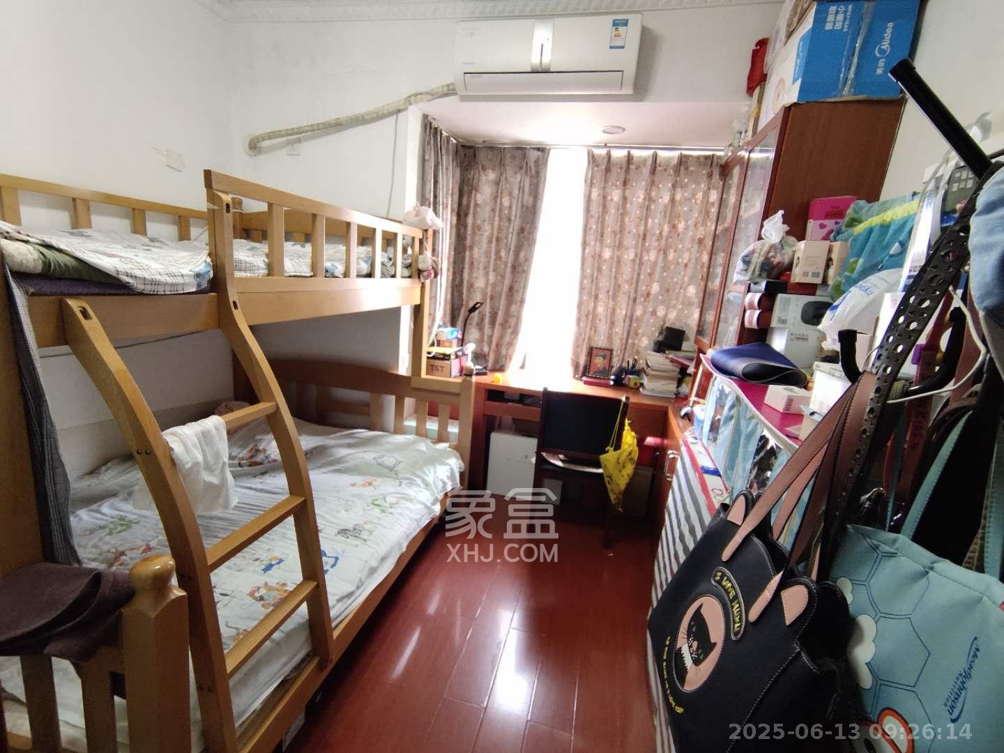 长房时代城  2室1厅1卫   2600.00元/月室内图
