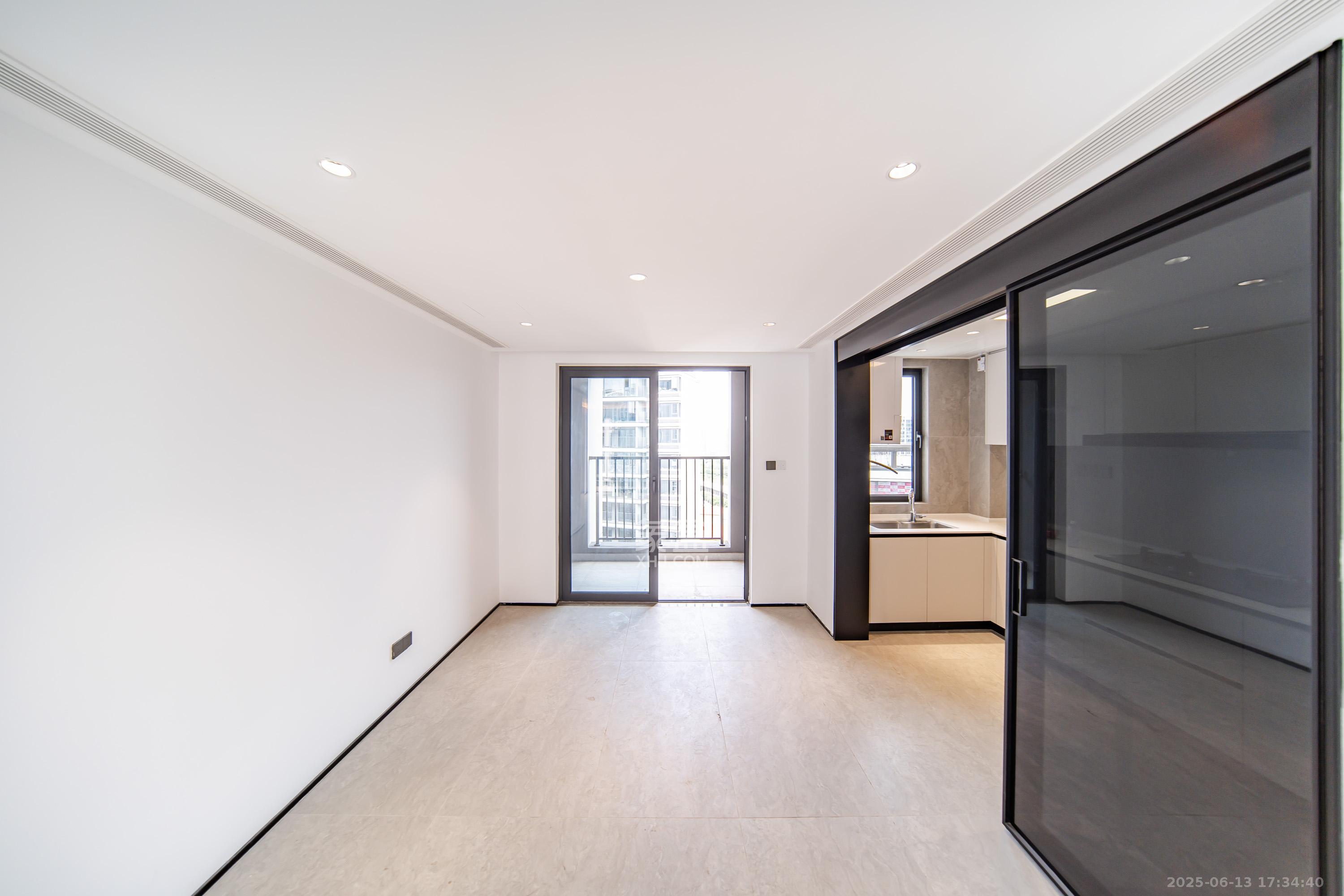 华润置地润樾府  4室2厅2卫    175.0万 华润置地润樾府  4室2厅2卫    175.0万其他