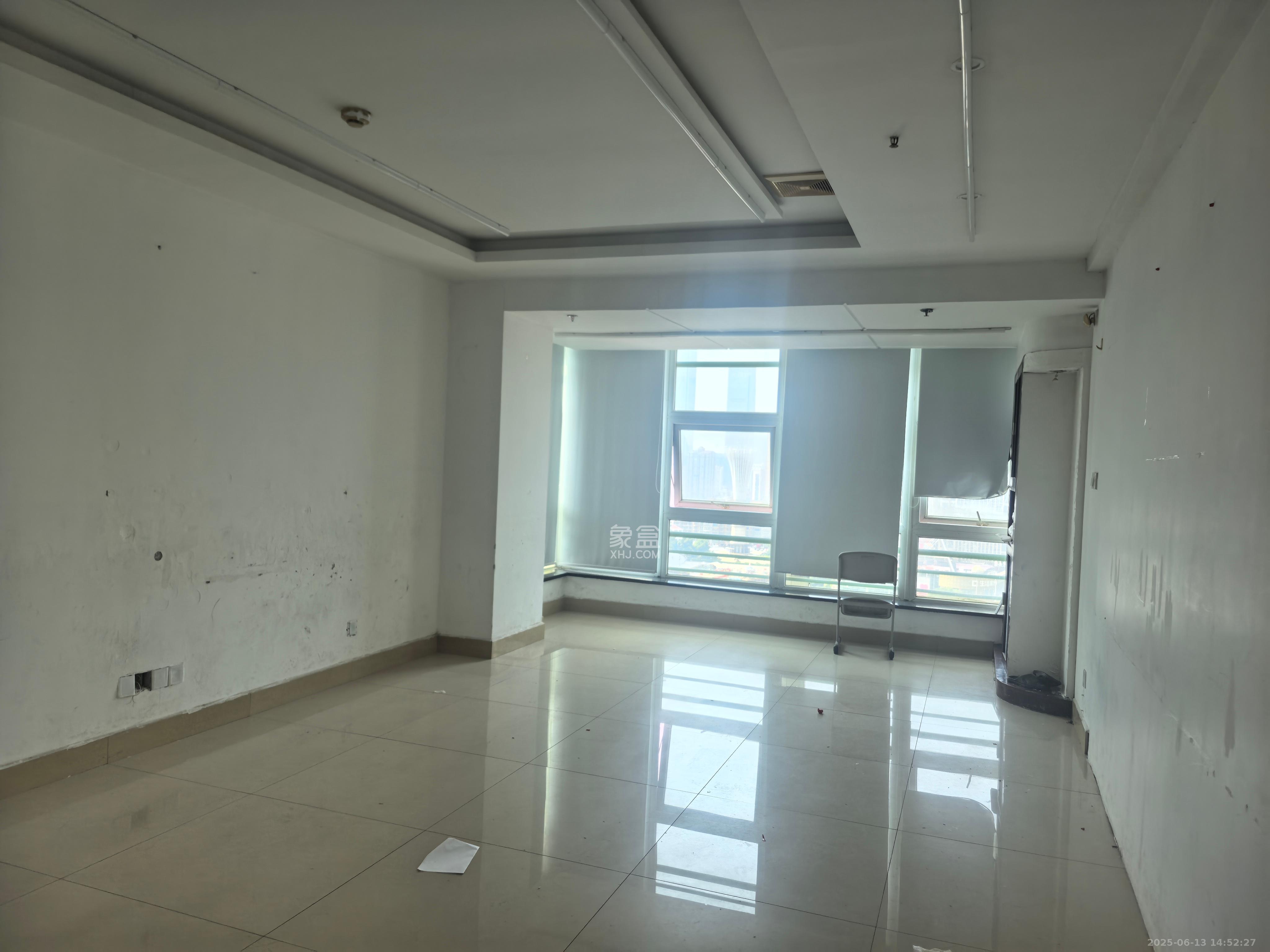 佳天国际新城  1室1厅1卫    3000.0元/月室内图