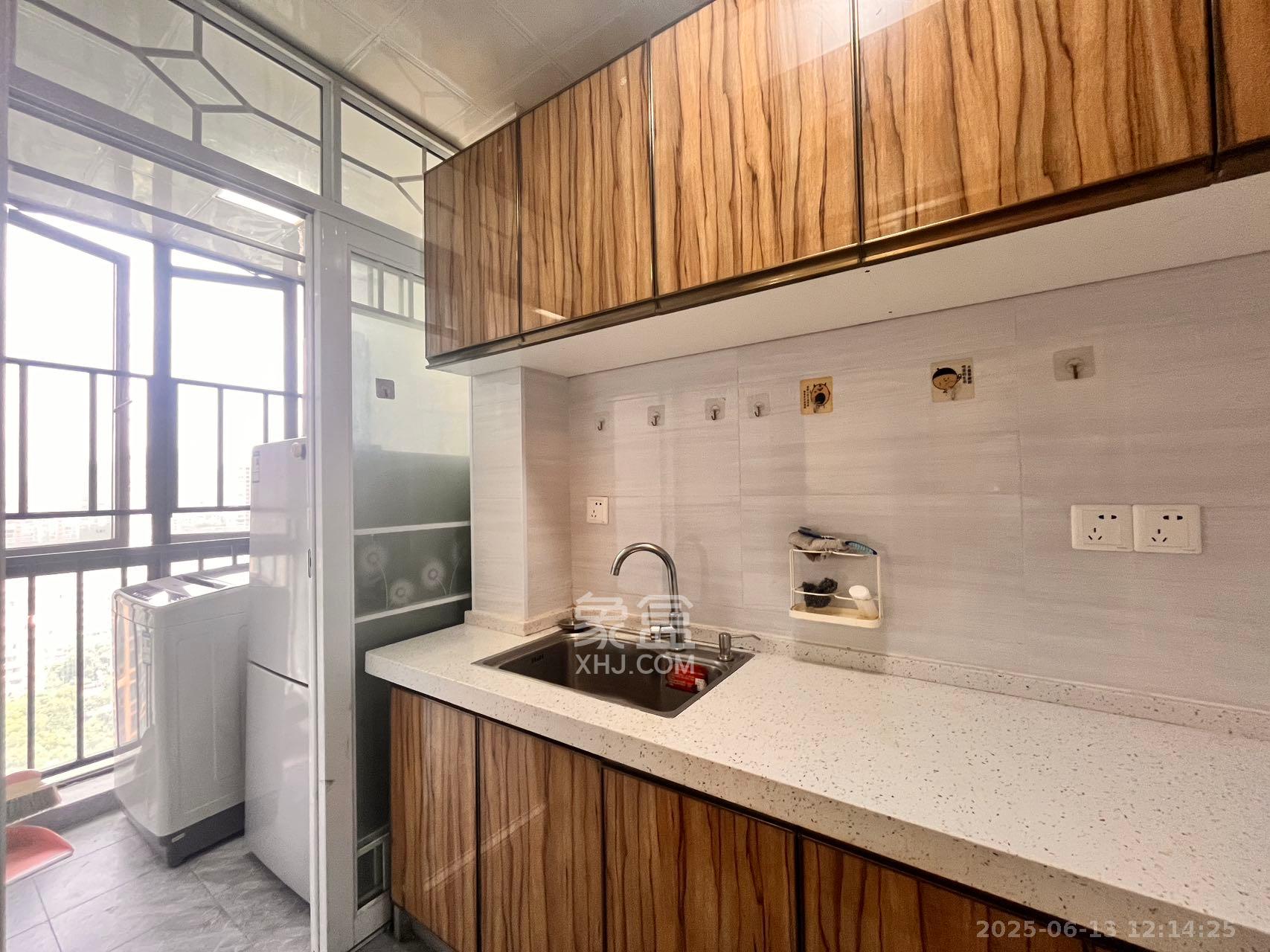 荣悦台 1室1厅1卫 2000.0元/月 荣悦台 1室1厅1卫 2000.0元/月室内图