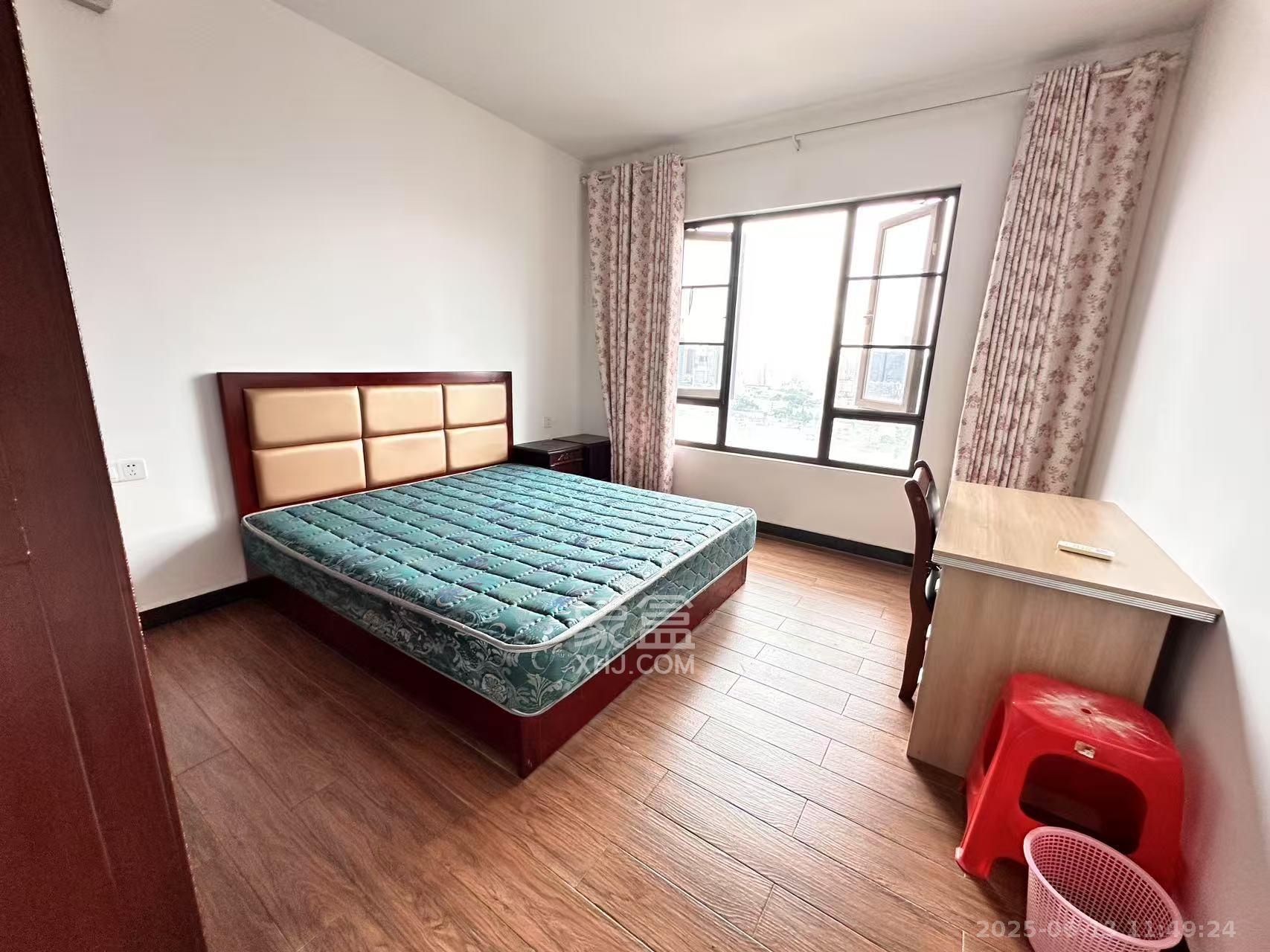 地质家园一、二期(地泰人民公馆) 1室2厅1卫 3400.0元/月 地质家园一、二期(地泰人民公馆) 1室2厅1卫 3400.0元/月室内图