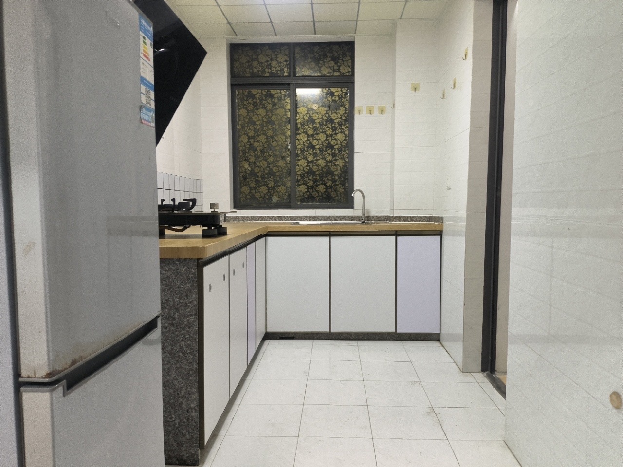 宜家广场  1室1厅1卫    2200.0元/月 宜家广场  1室1厅1卫    2200.0元/月