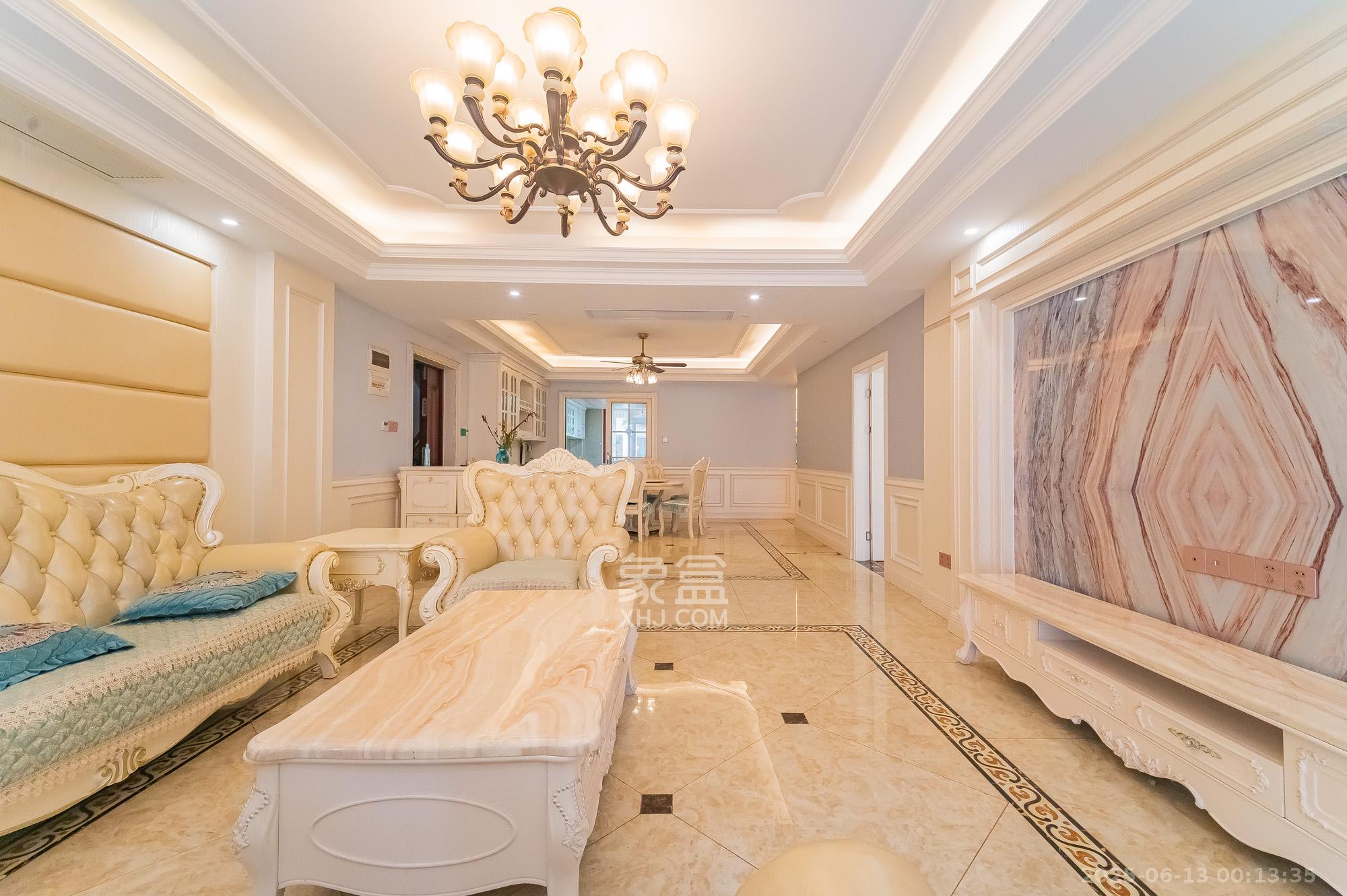 海伦春天  5室3厅4卫    208.0万 海伦春天  5室3厅4卫    208.0万客厅