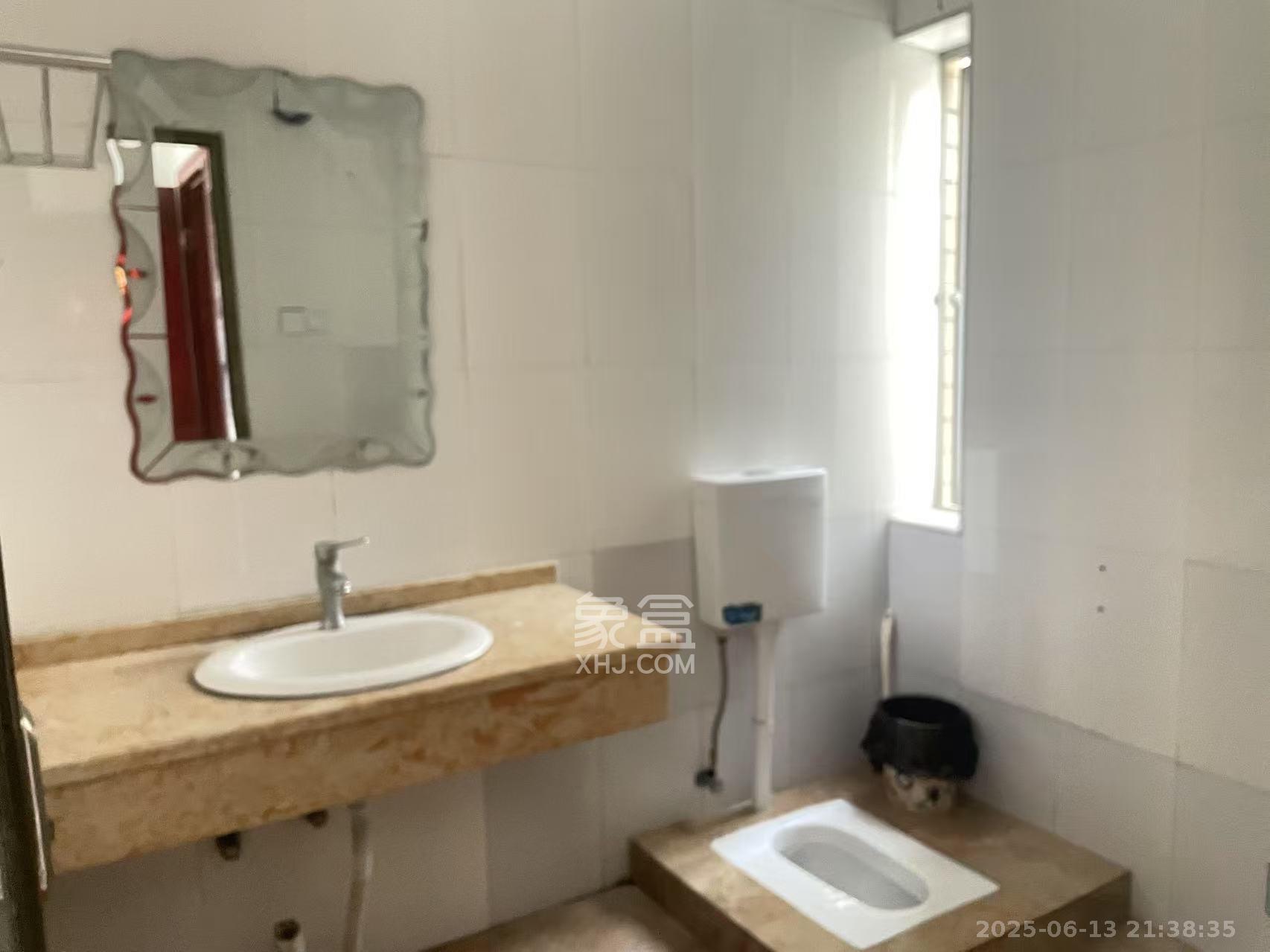 西源鑫大厦 3室2厅2卫 2600.0元/月 西源鑫大厦 3室2厅2卫 2600.0元/月室内图