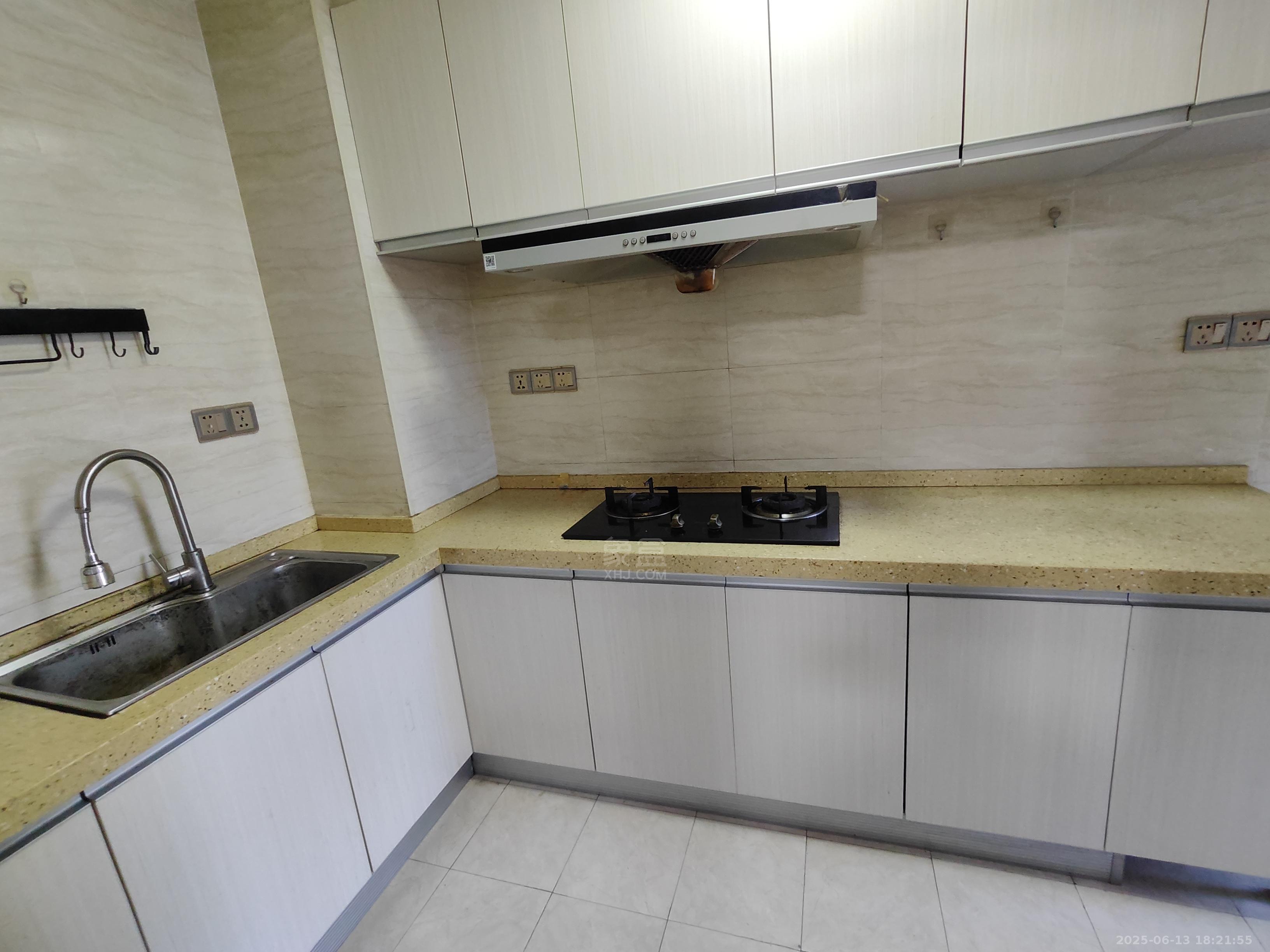 武广国际学苑 2室2厅1卫 1800.0元/月 武广国际学苑 2室2厅1卫 1800.0元/月室内图