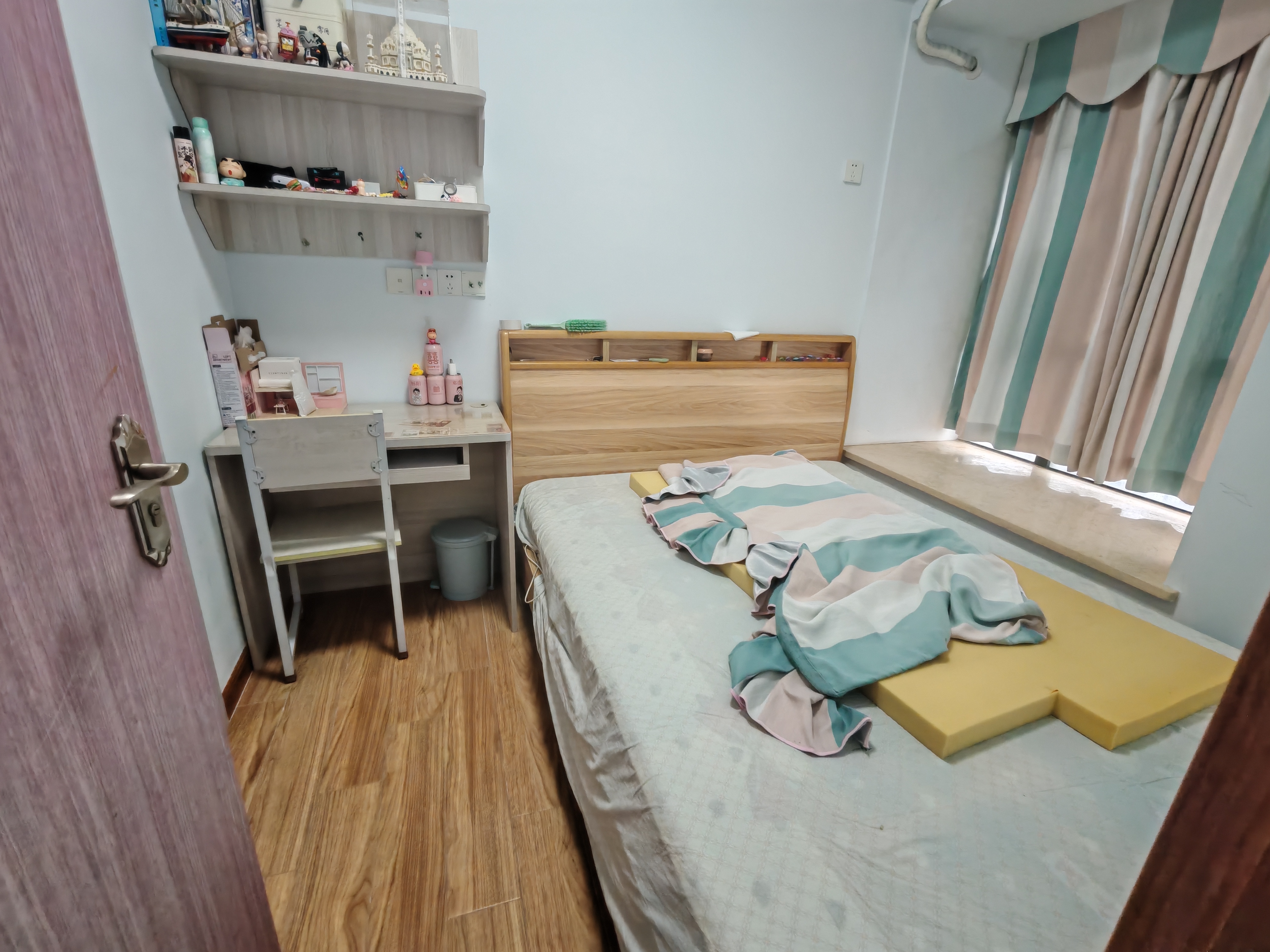 美丽华居 2室2厅1卫 86.0万 美丽华居 2室2厅1卫 86.0万客厅